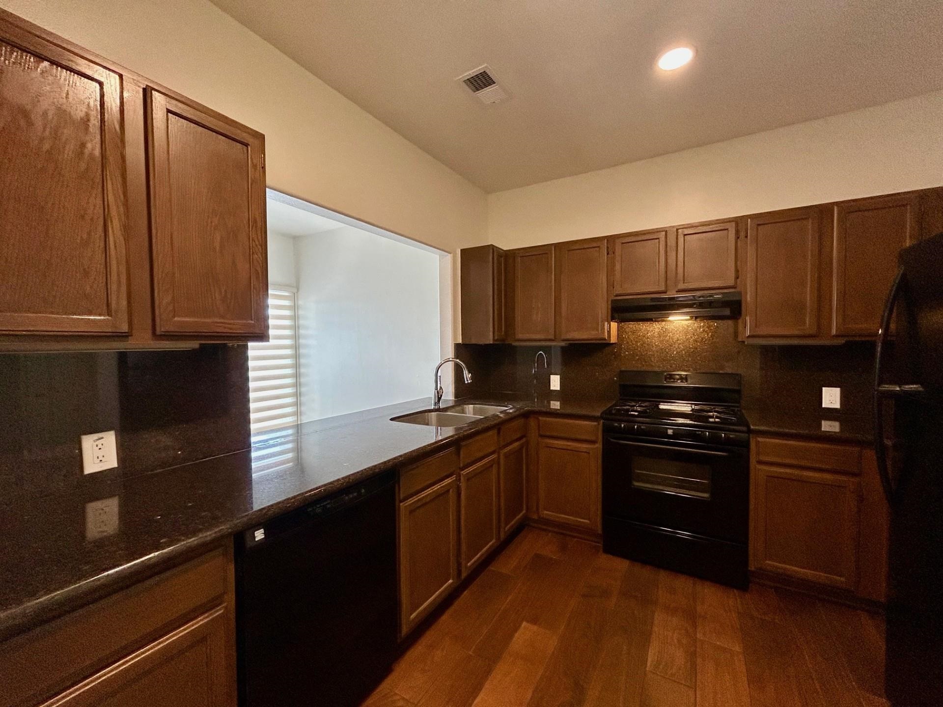 2445 Monarch Dr 801 Property Photo 5