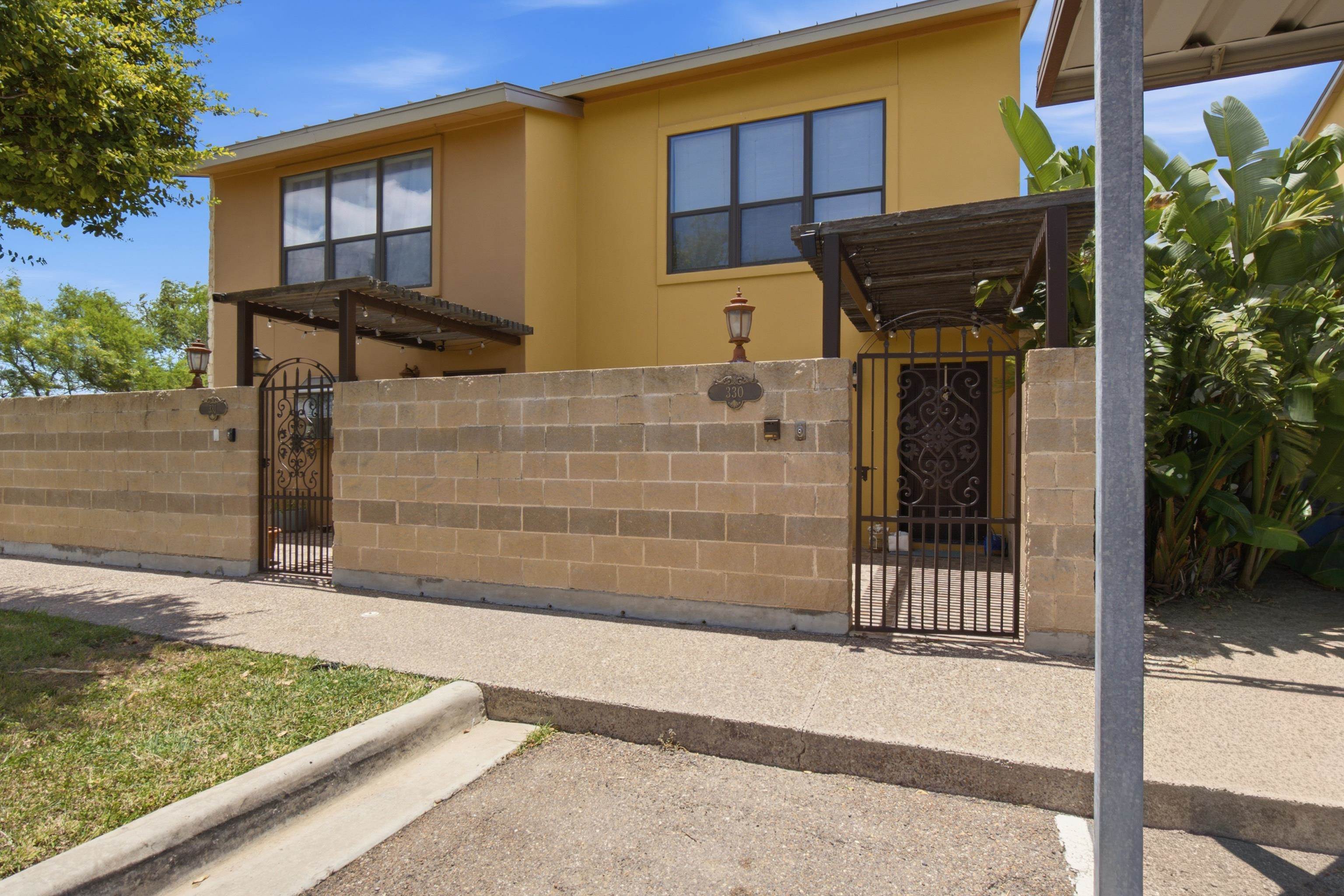 1609 Saldana Ave 330 Property Photo 1