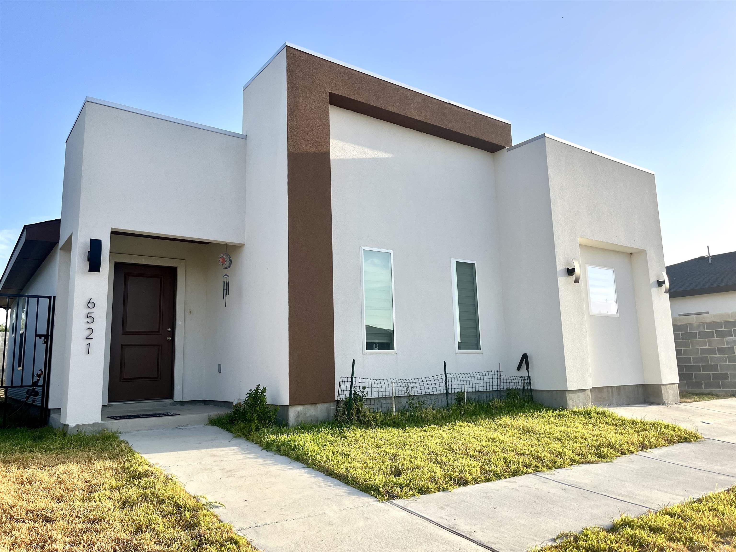 6521 Adenia Loop Property Photo 1