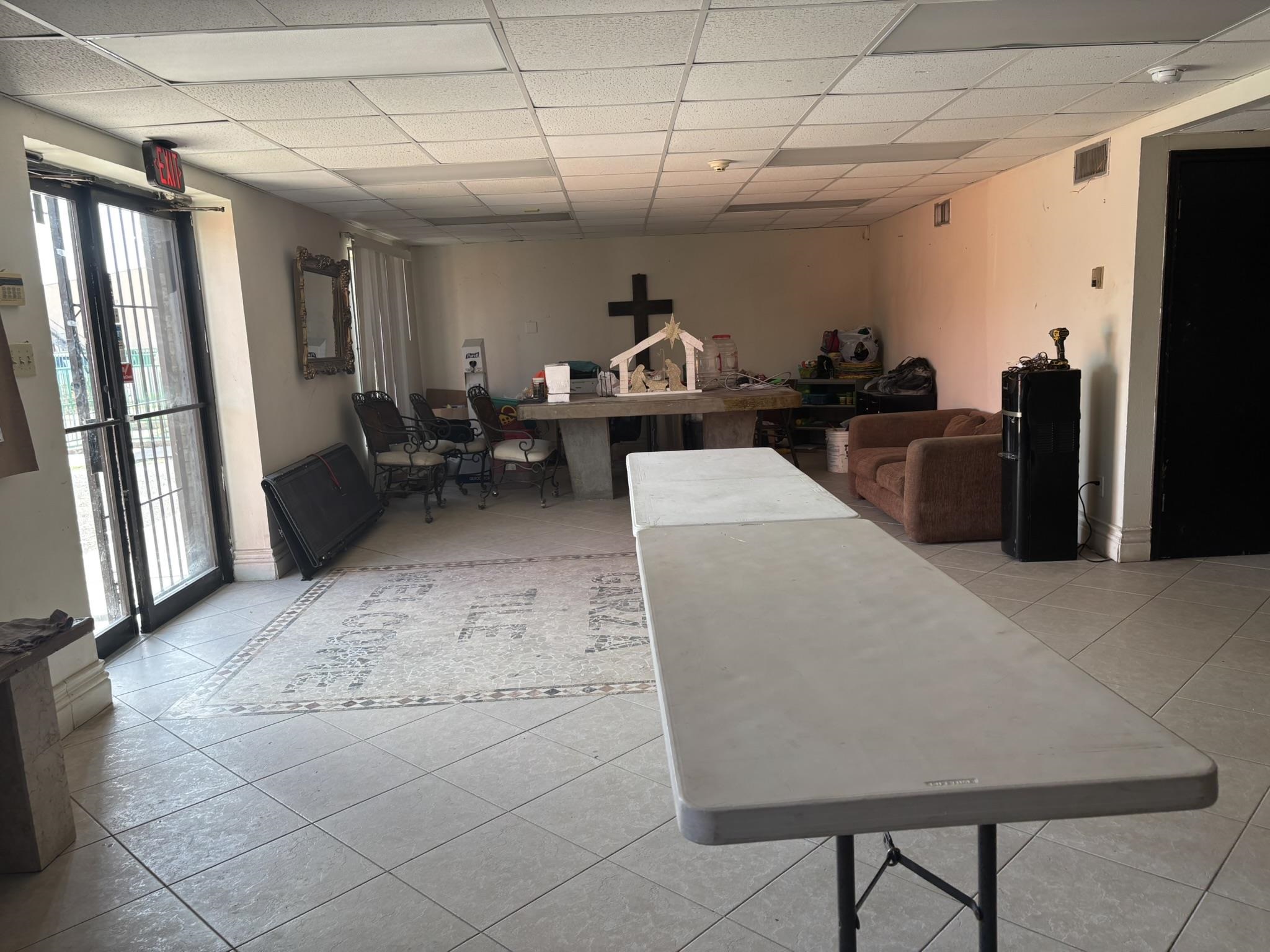 1118 Commerce Dr Property Photo 4