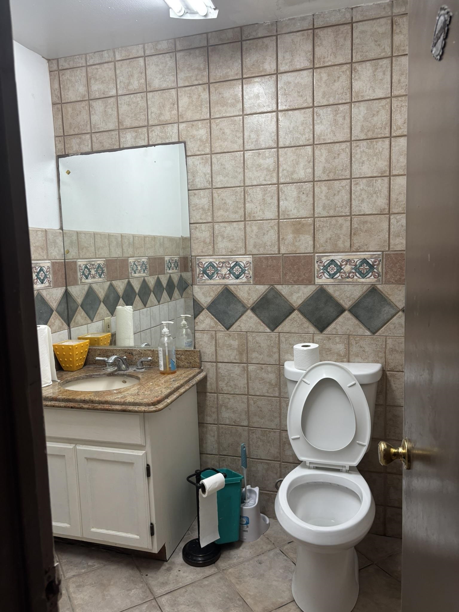 1118 Commerce Dr Property Photo 6