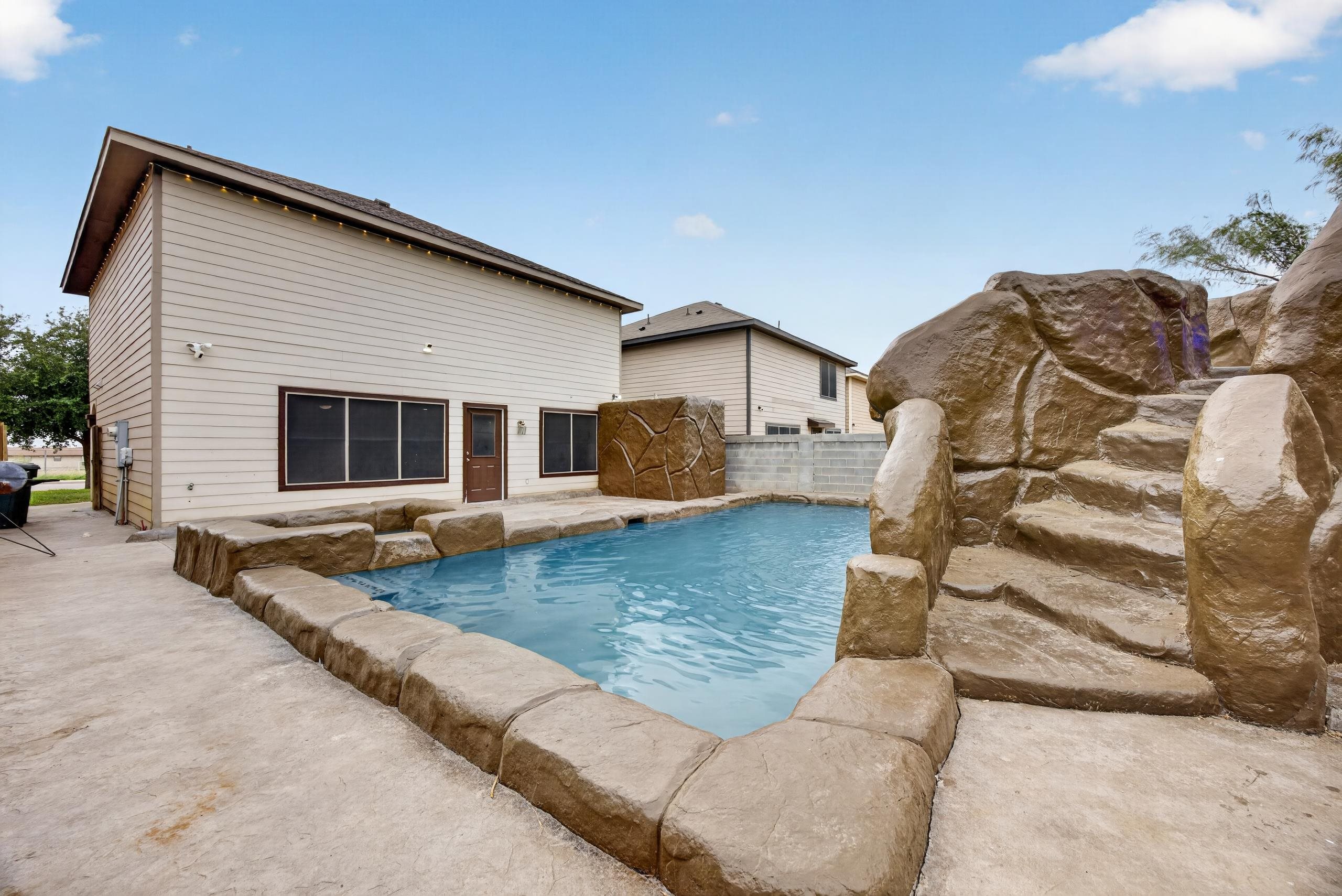 3629 Jose C Santos Dr Property Photo 6