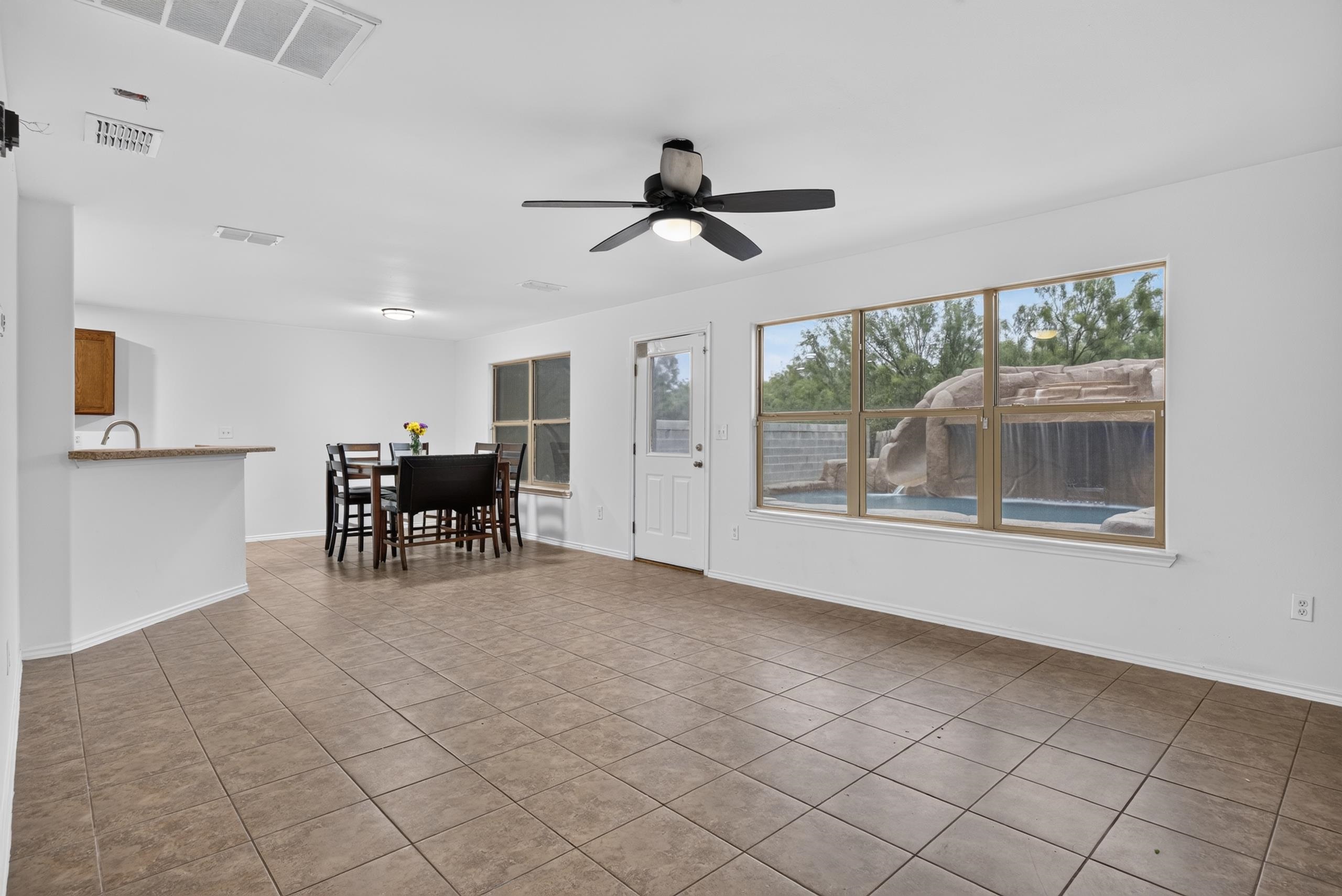 3629 Jose C Santos Dr Property Photo 9