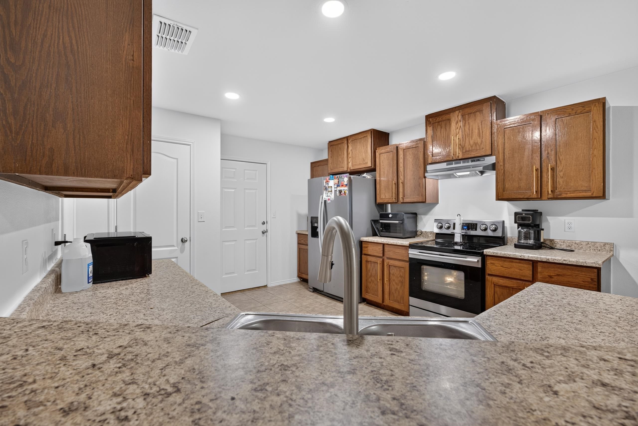 3629 Jose C Santos Dr Property Photo 13