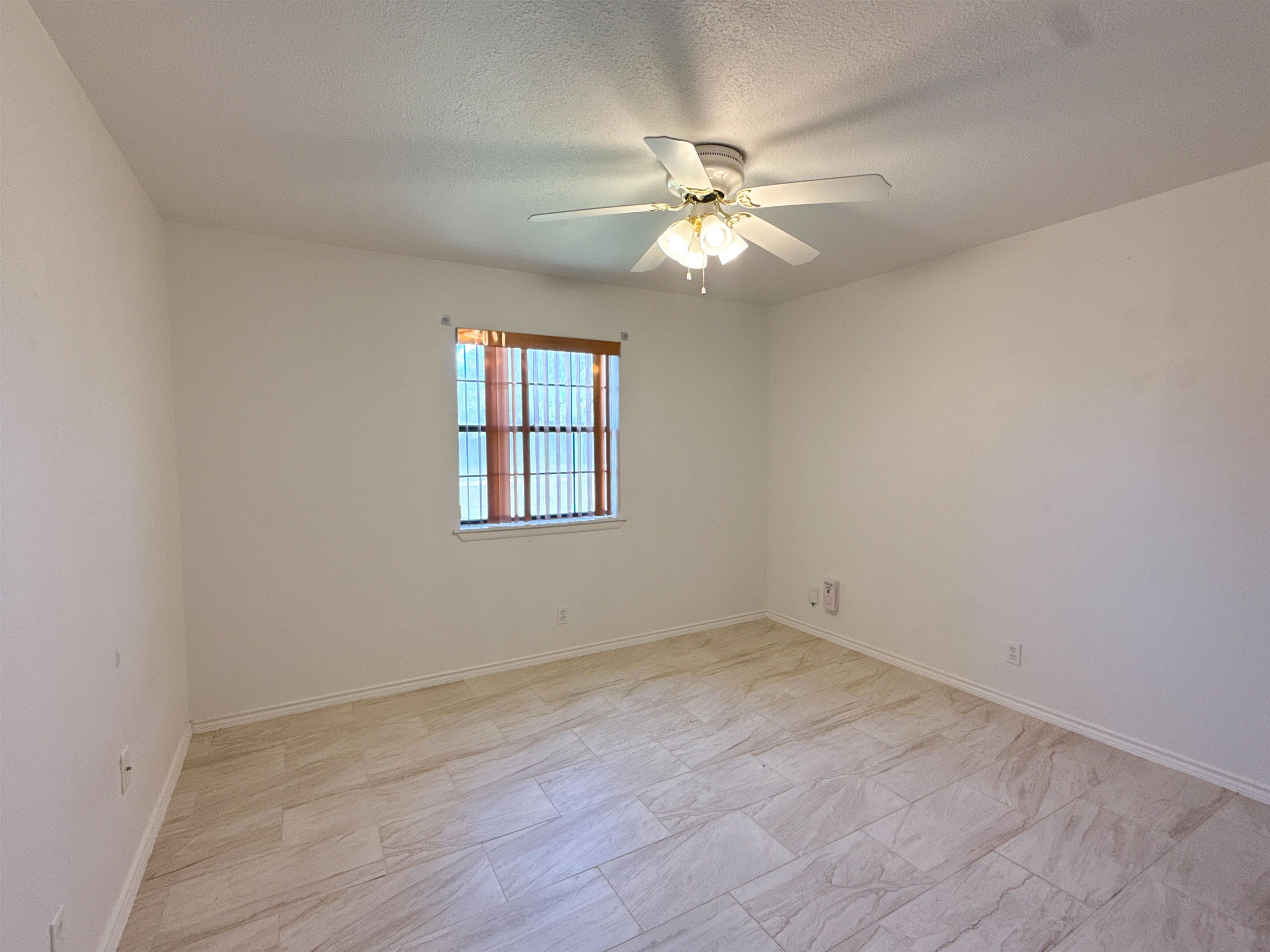201 Gumwood Ln Property Photo 16