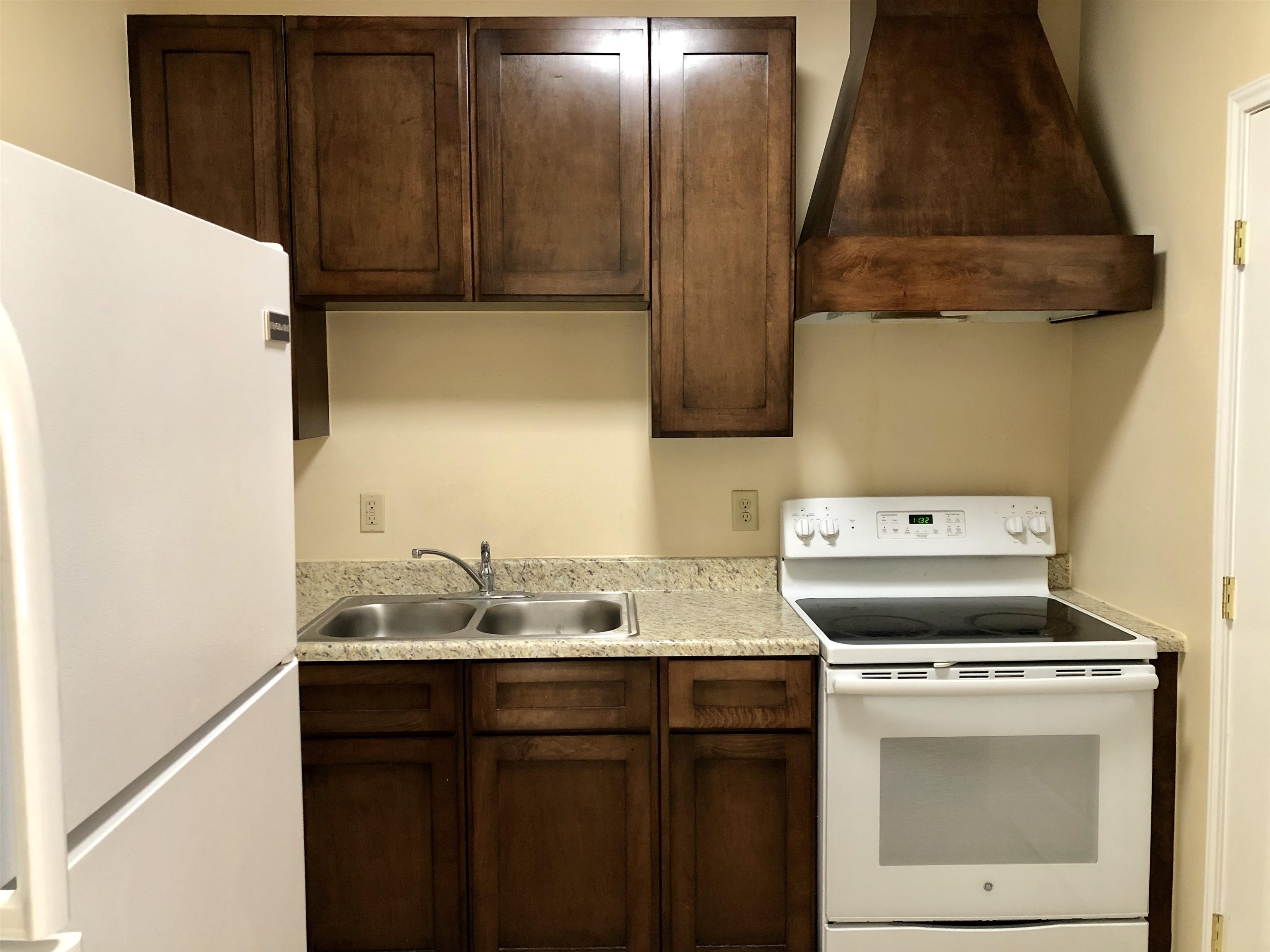 4246 Dorel Dr 21 Property Photo 4