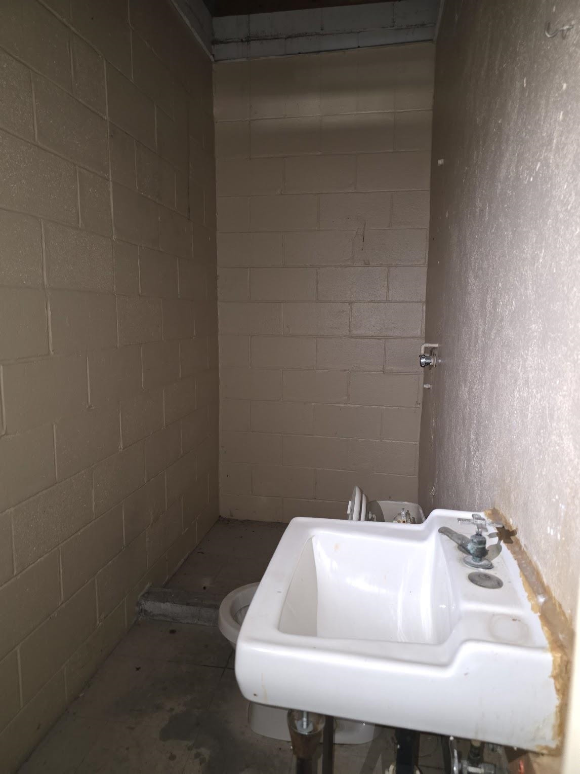 1301 Zaragoza St Property Photo 9