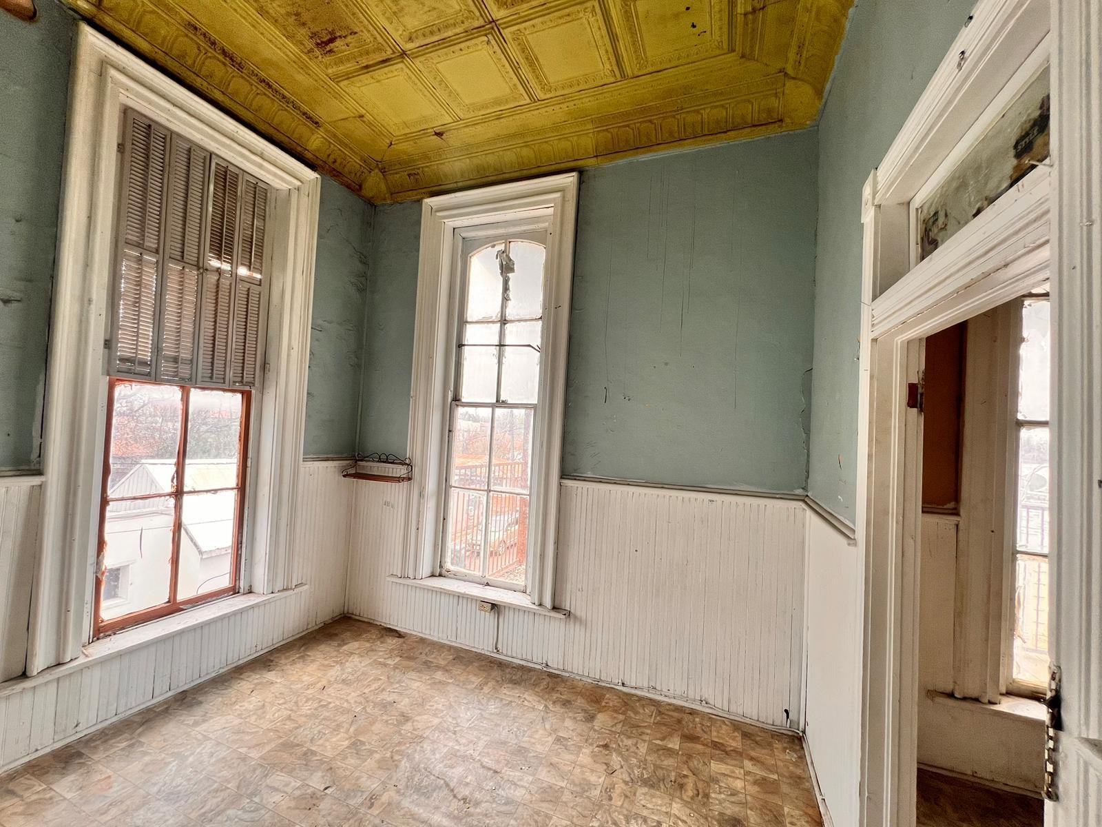 520 Davis Ave A Property Photo 6