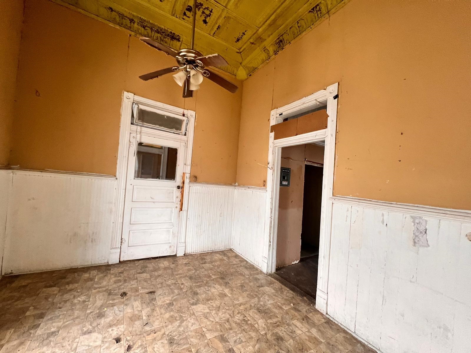 520 Davis Ave A Property Photo 8