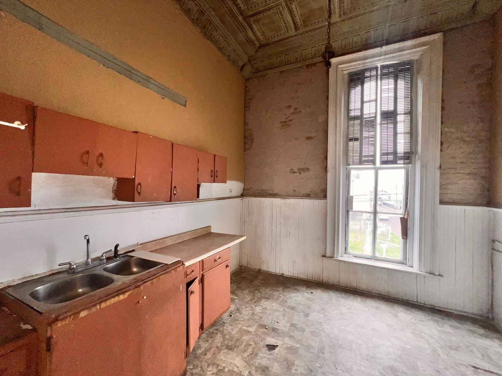 520 Davis Ave A Property Photo 13