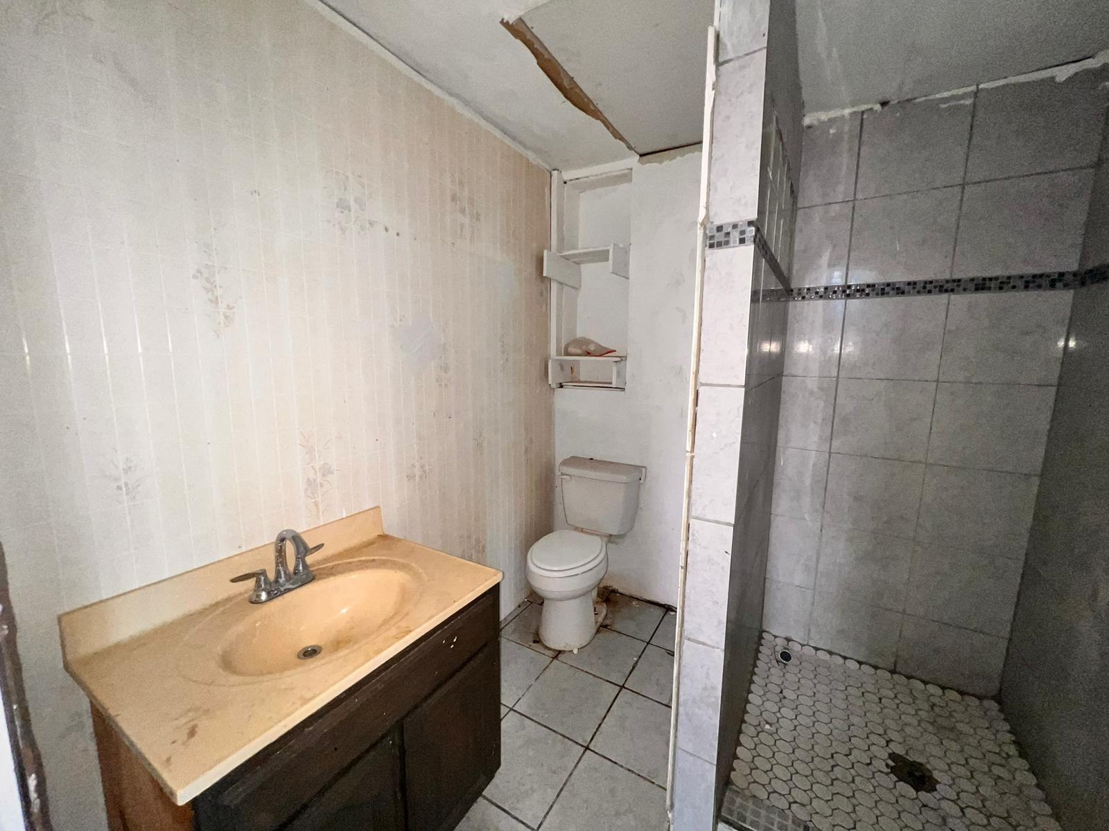 520 Davis Ave A Property Photo 16
