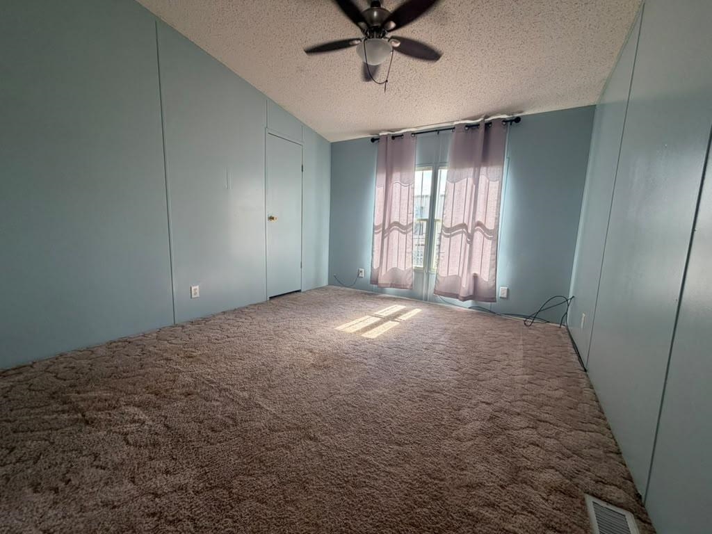814 Flag St Property Photo 15