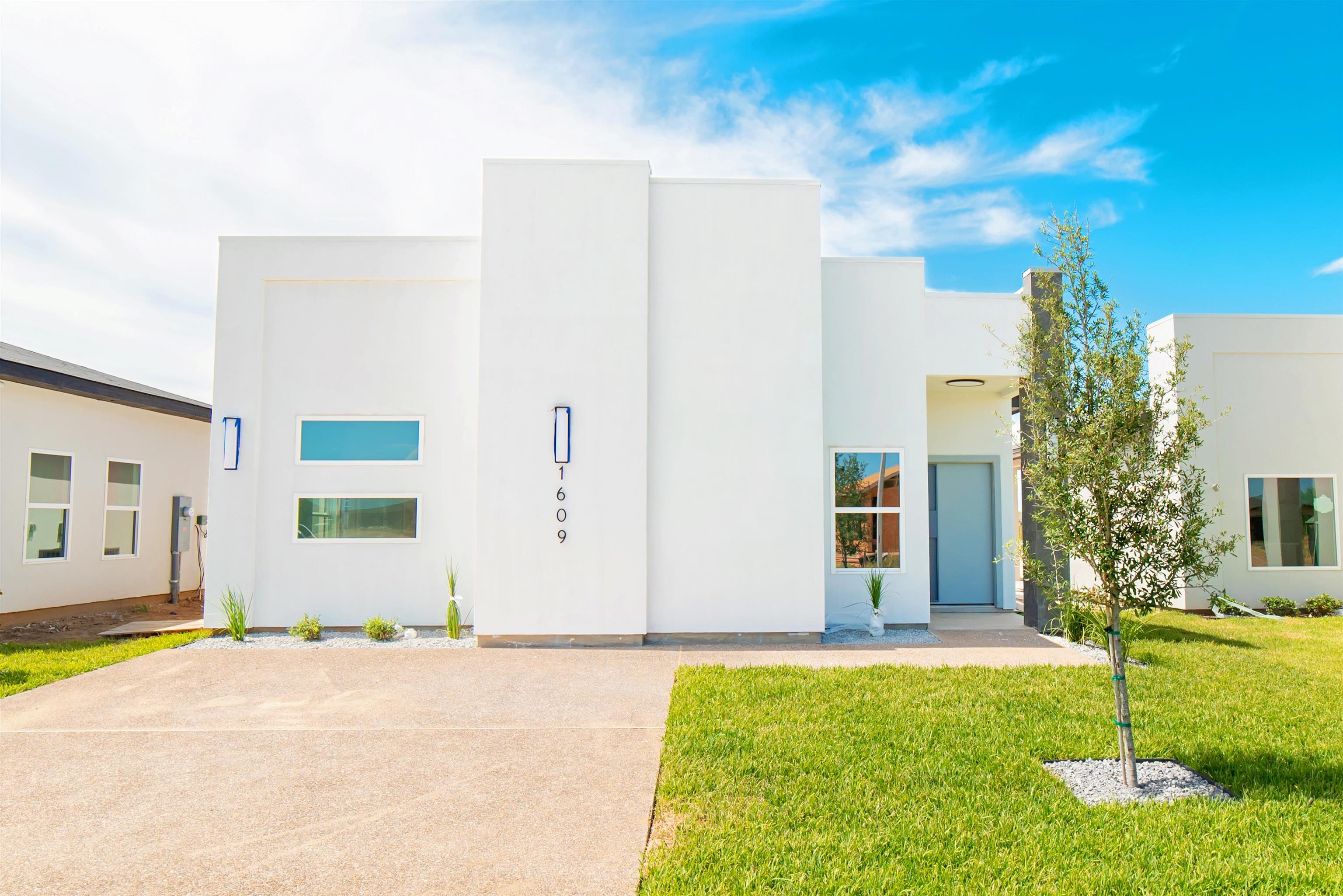 1609 Secretaria Ln.
