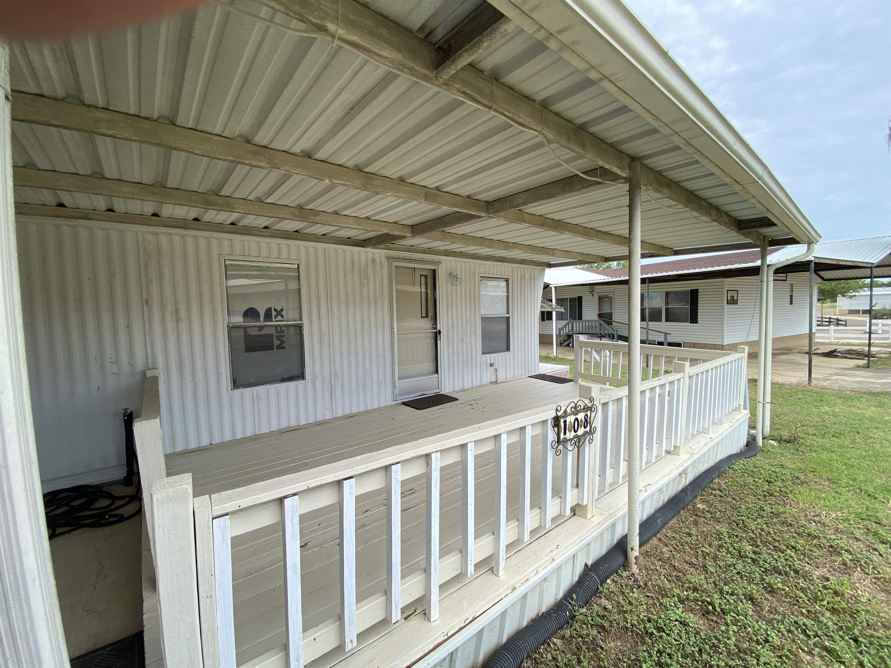 108 Autumn Ln. Property Photo 3