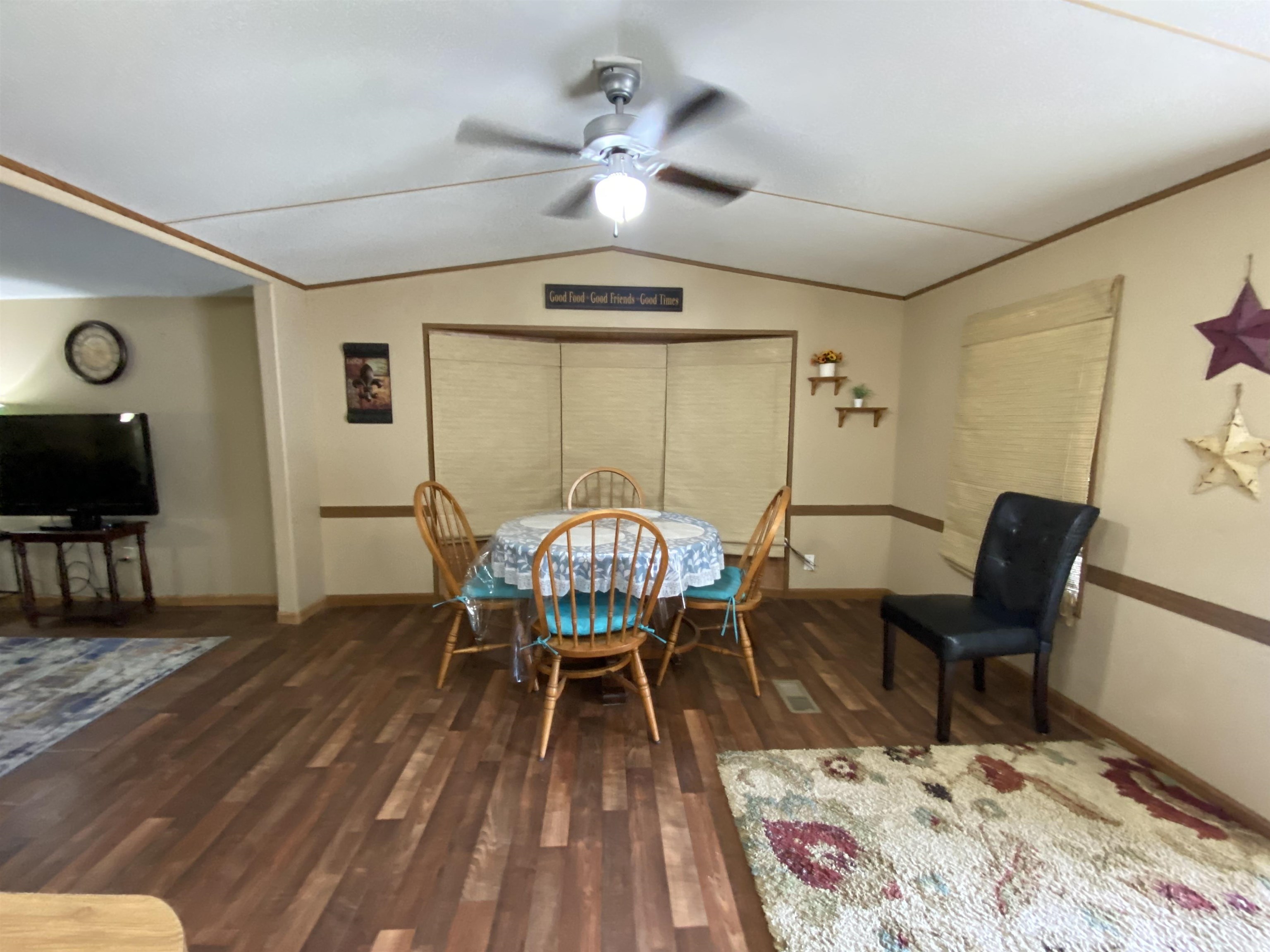 108 Autumn Ln. Property Photo 5