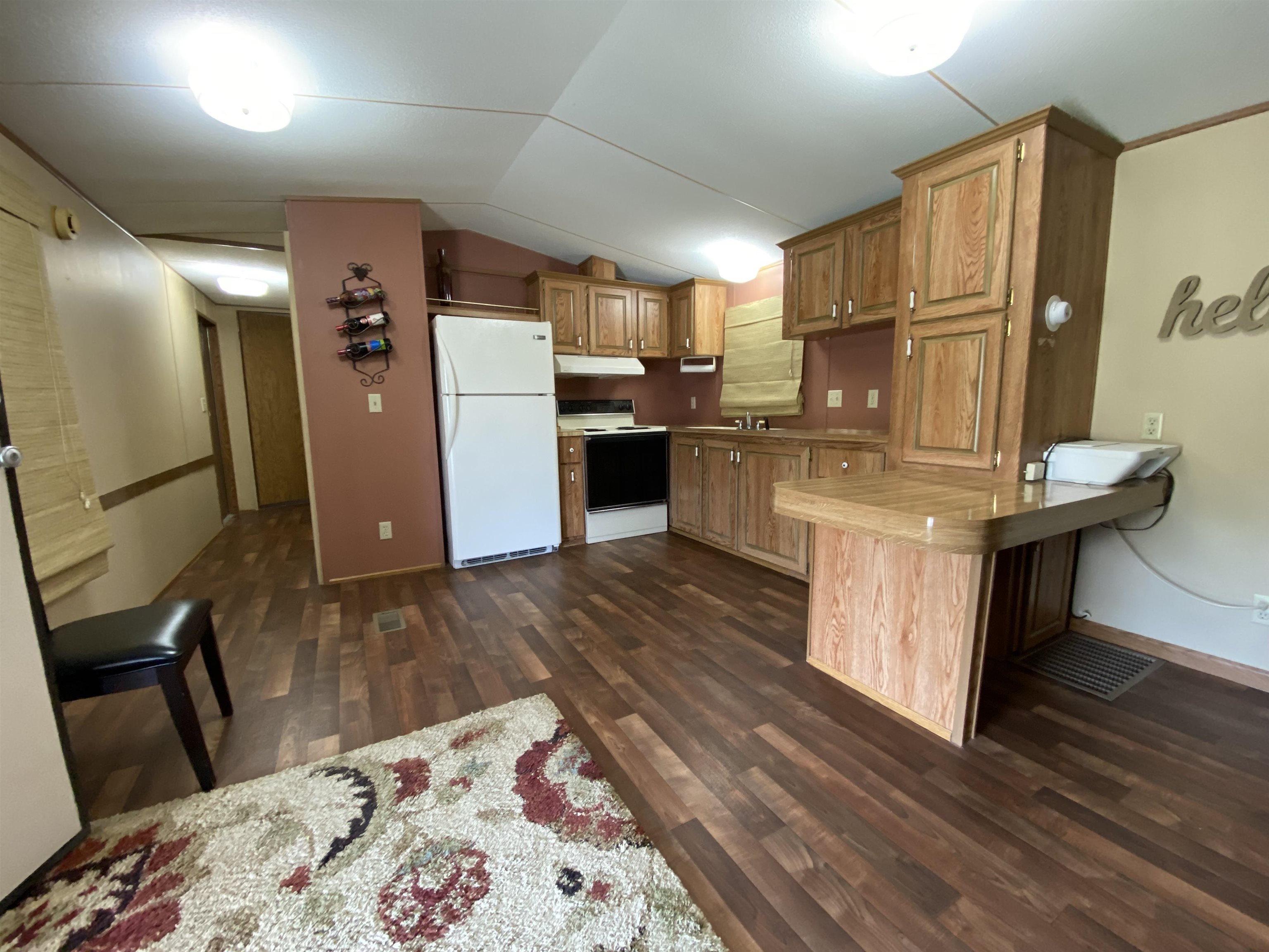 108 Autumn Ln. Property Photo 6