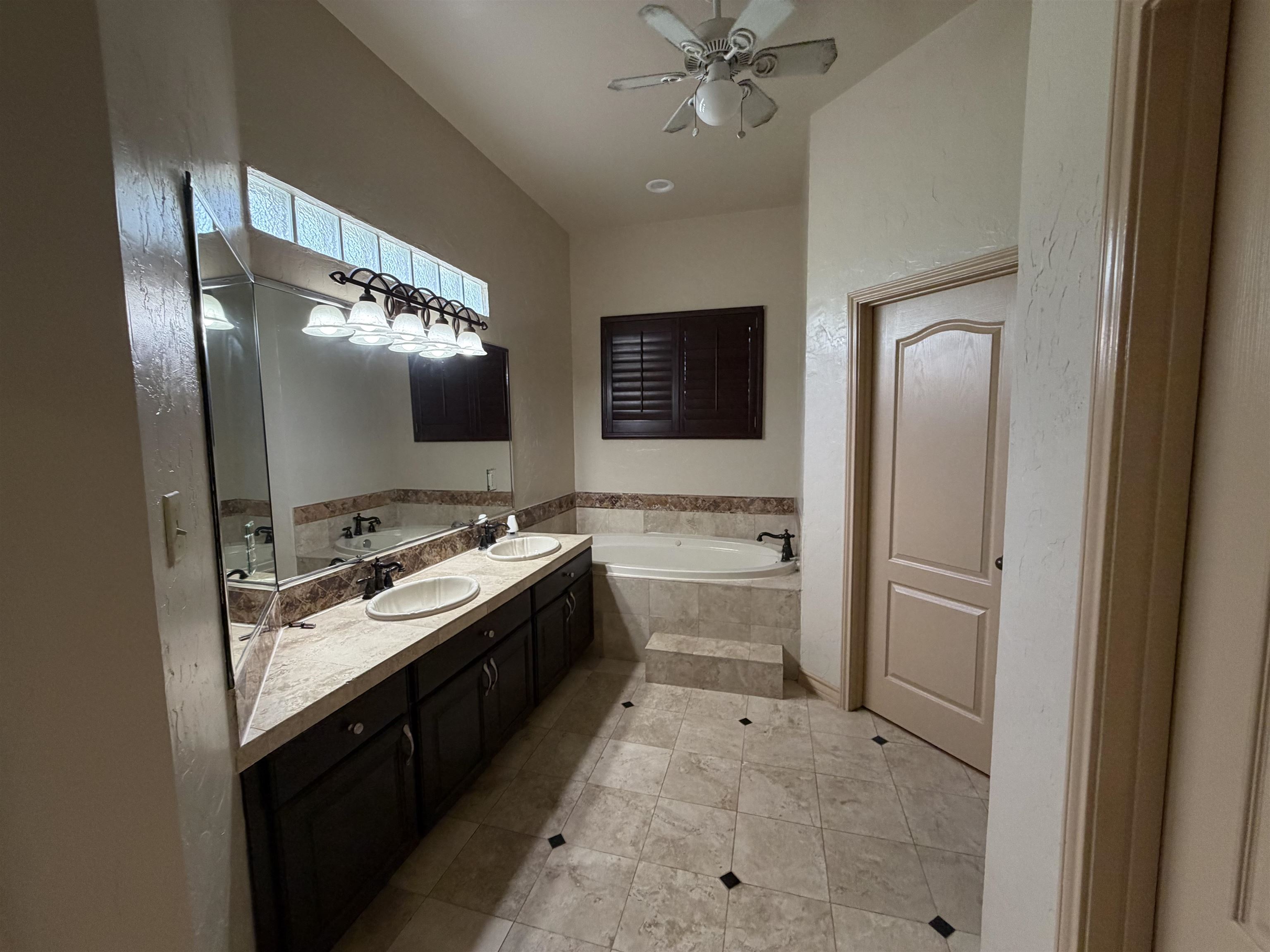 421 Baffin Bay Dr Property Photo 4