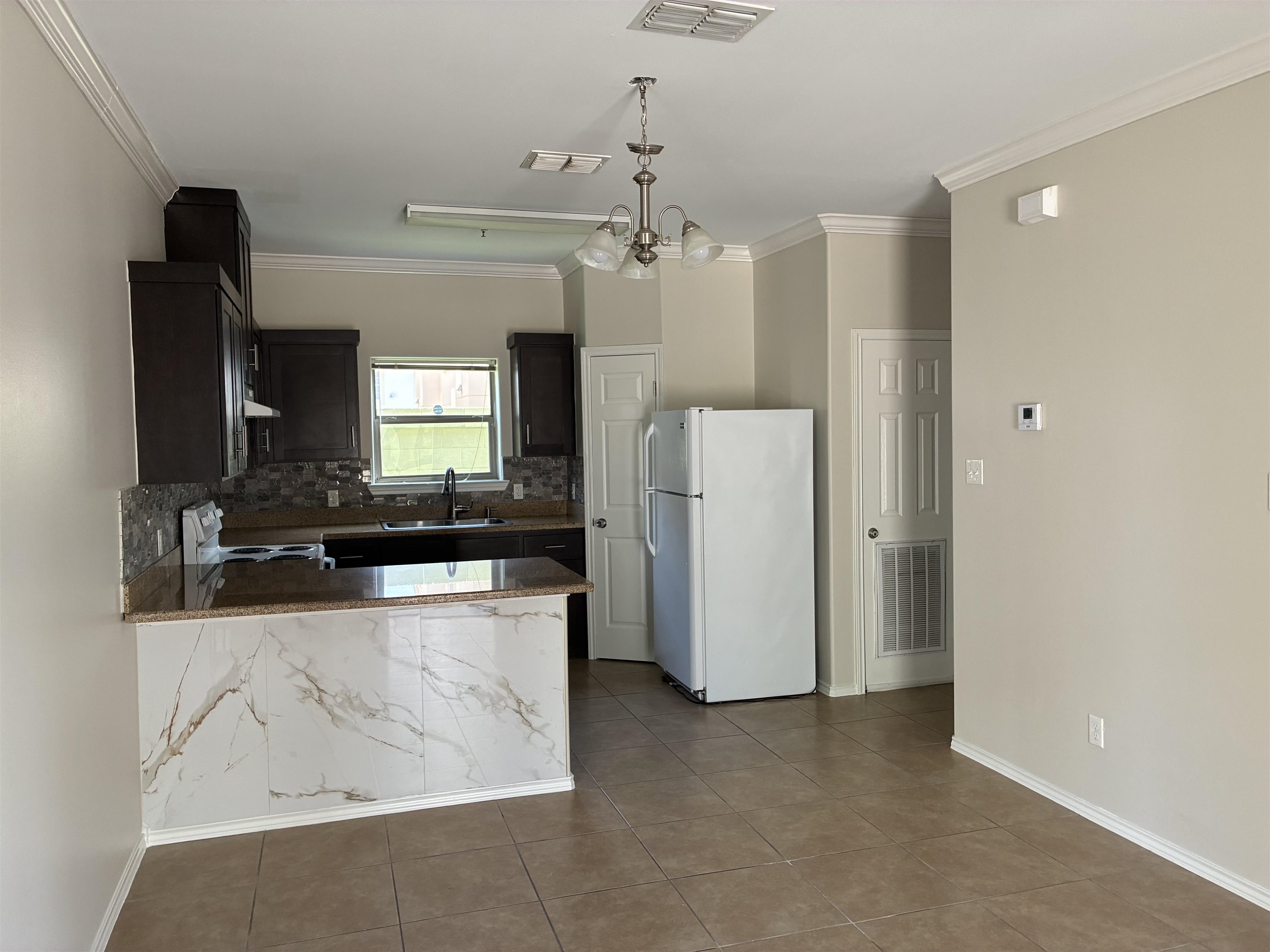 5402 Marcella Ave #107b Property Photo 4