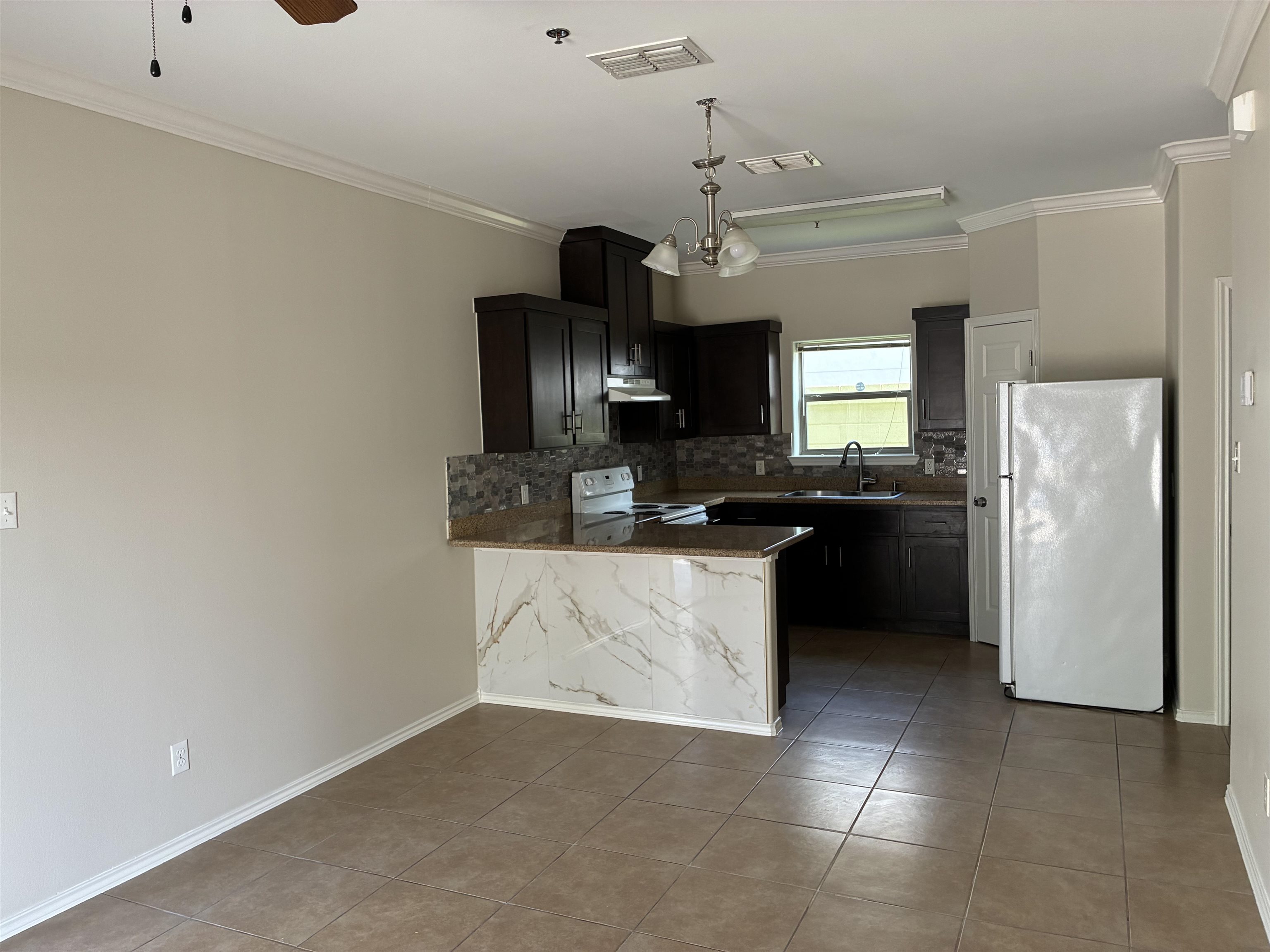 5402 Marcella Ave #107b Property Photo 5