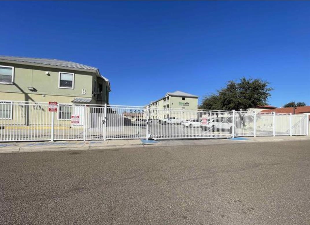 5402 Marcella Ave #107b Property Photo 21