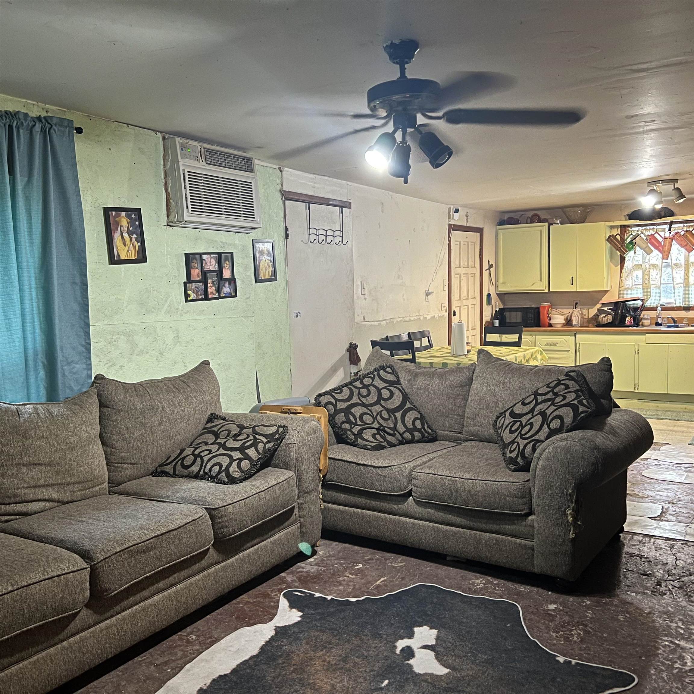2715 Cedar Ave Property Photo 4
