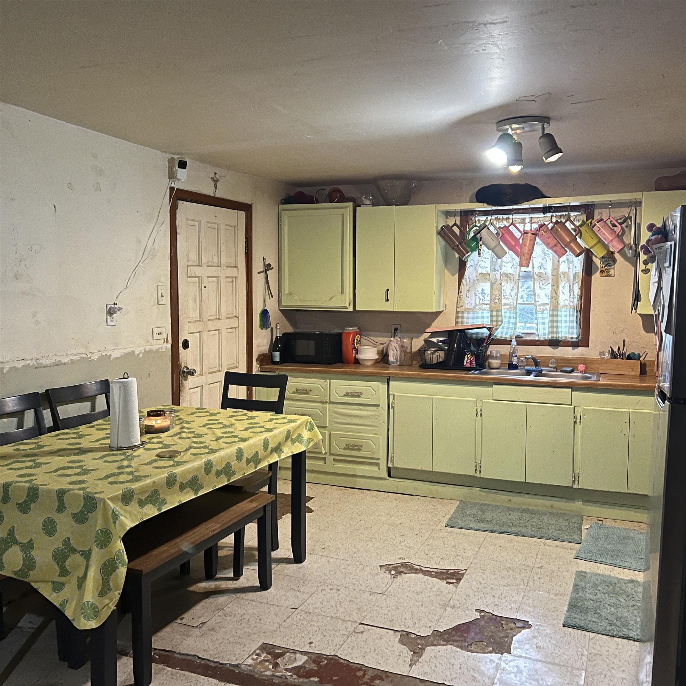 2715 Cedar Ave Property Photo 5