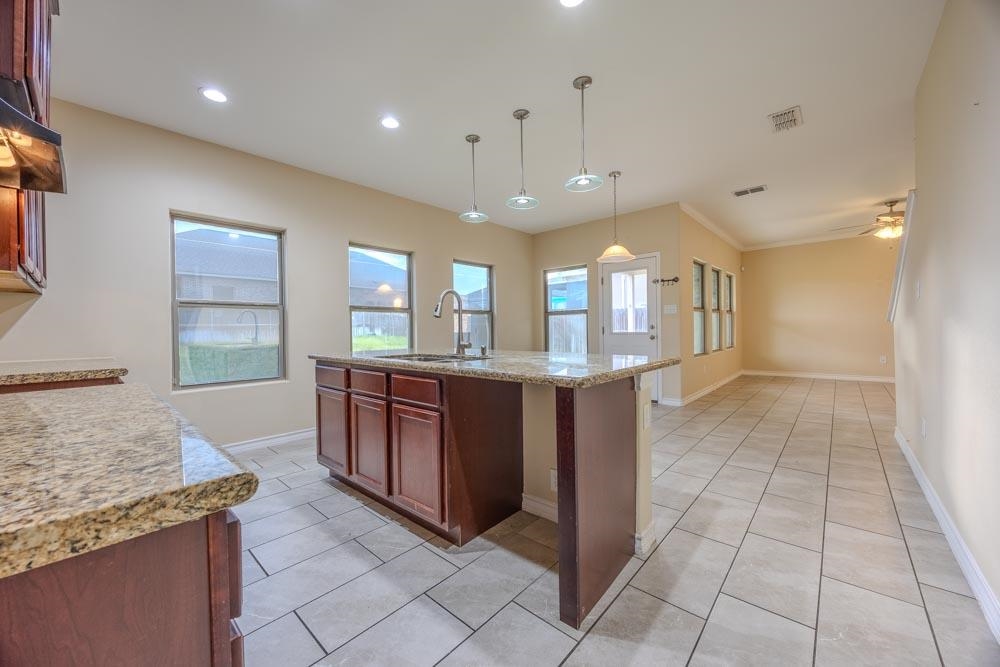1408 Orto Dr. Property Photo 9