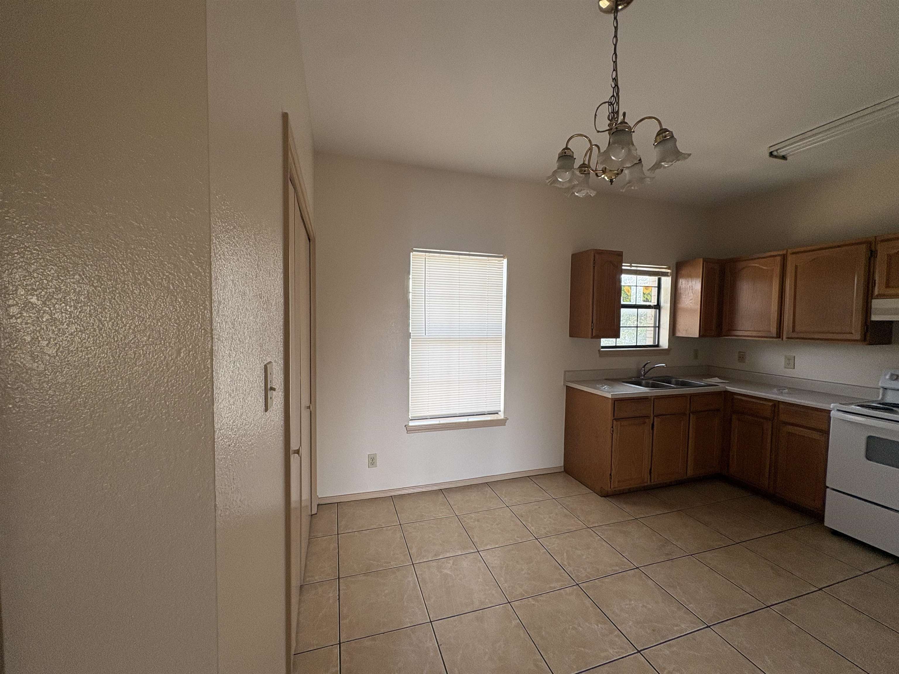 4419 Springfield Ave 202 Property Photo 9