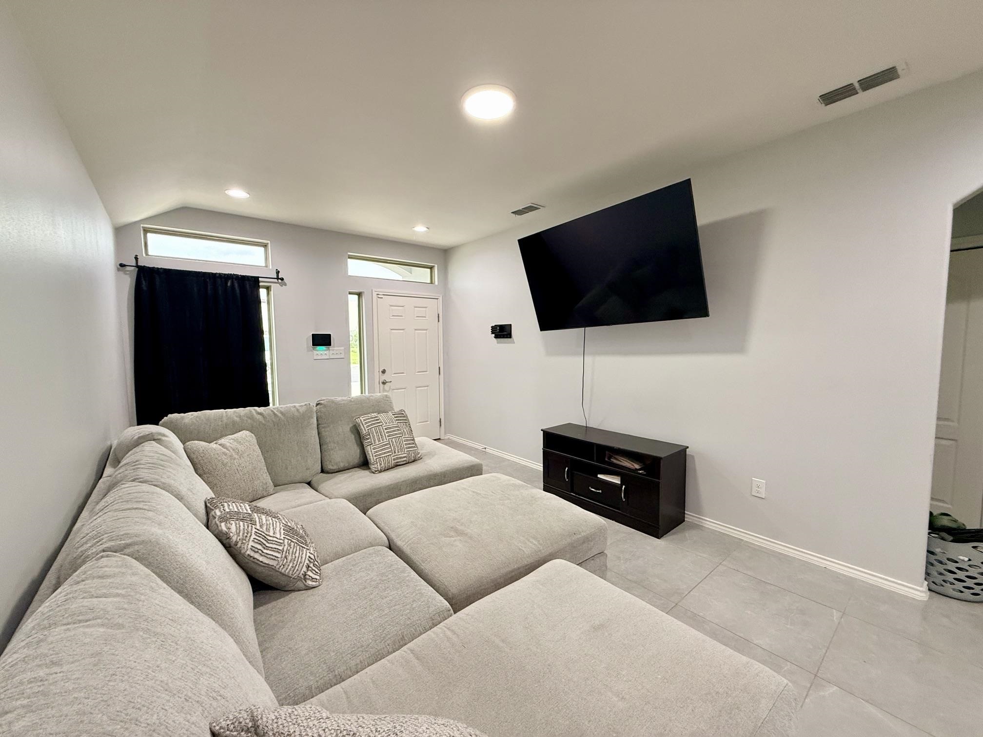 508 Concepcion Property Photo 8