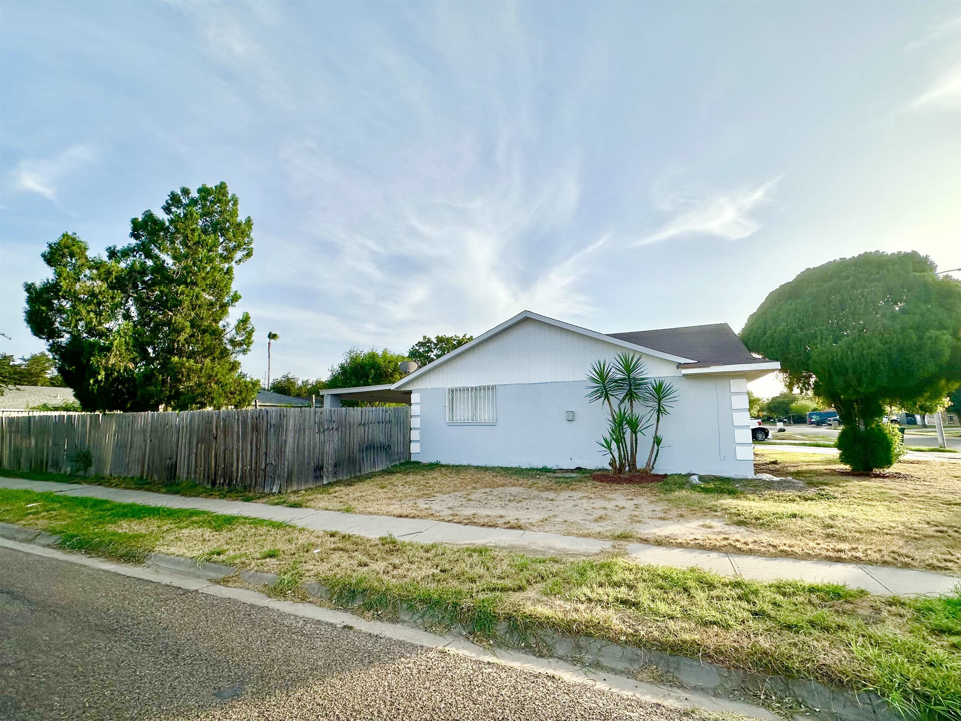 223 Maguey Dr Property Photo 2