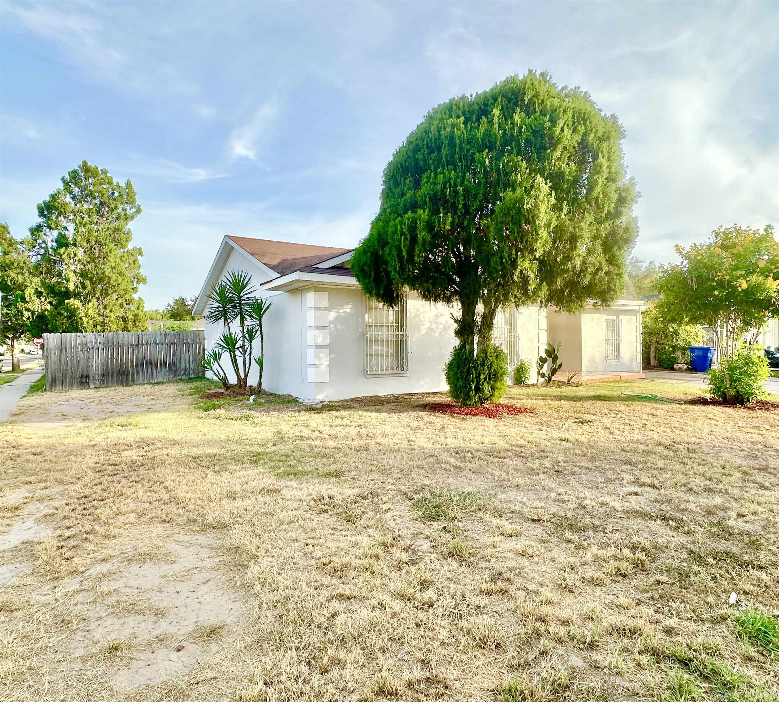 223 Maguey Dr Property Photo 3