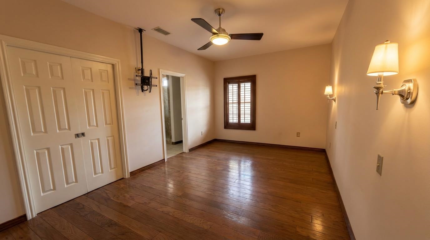 2445 Monarch Dr 704 Property Photo 8