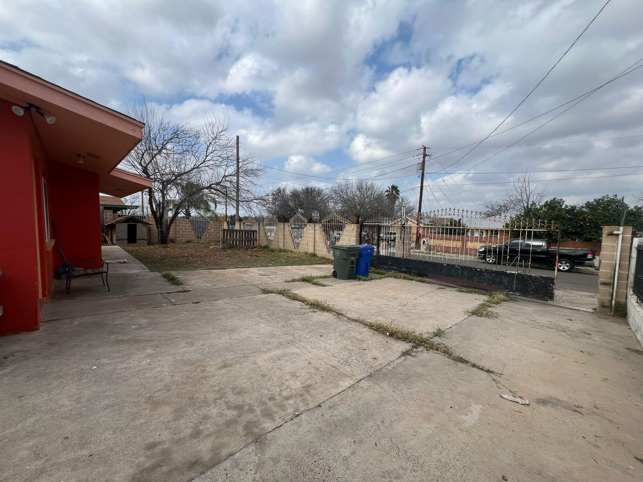 2703 Diaz St Property Photo 2