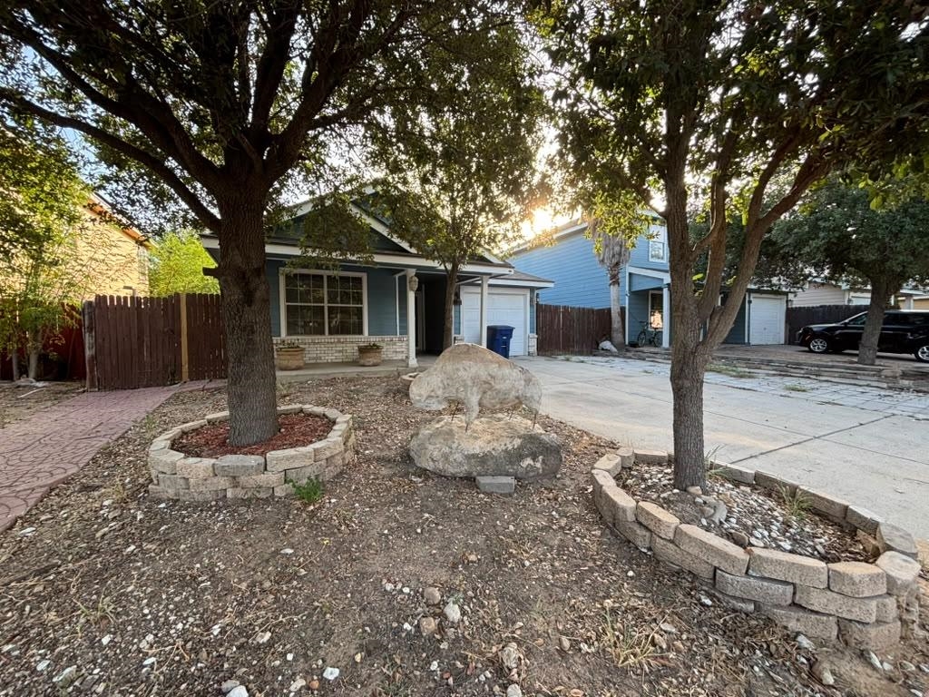 17414 College Port Dr Property Photo 15