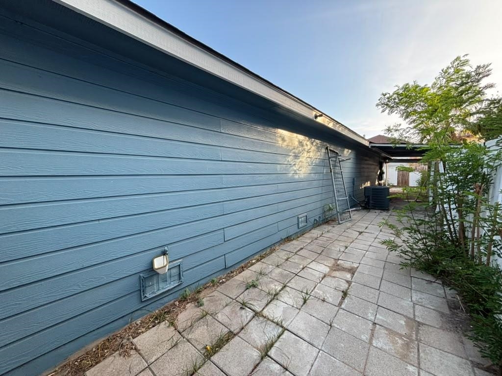 17414 College Port Dr Property Photo 16