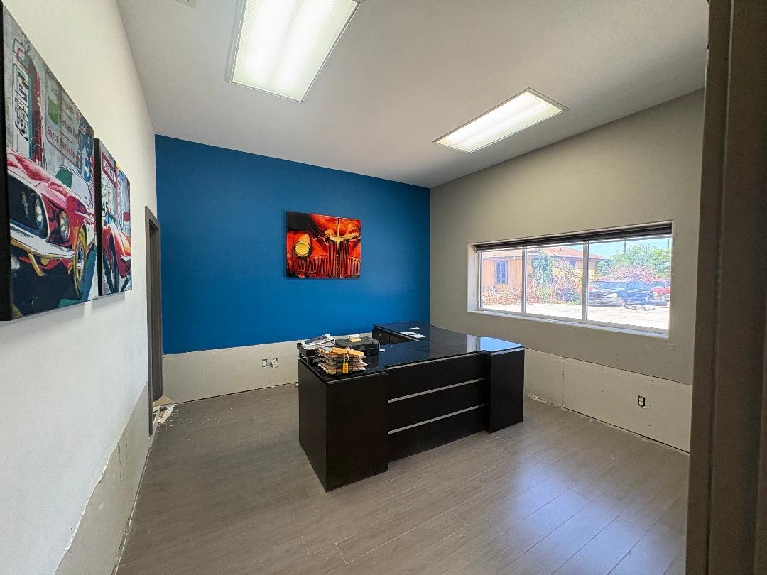 2614 San Eduardo Ave Property Photo 8