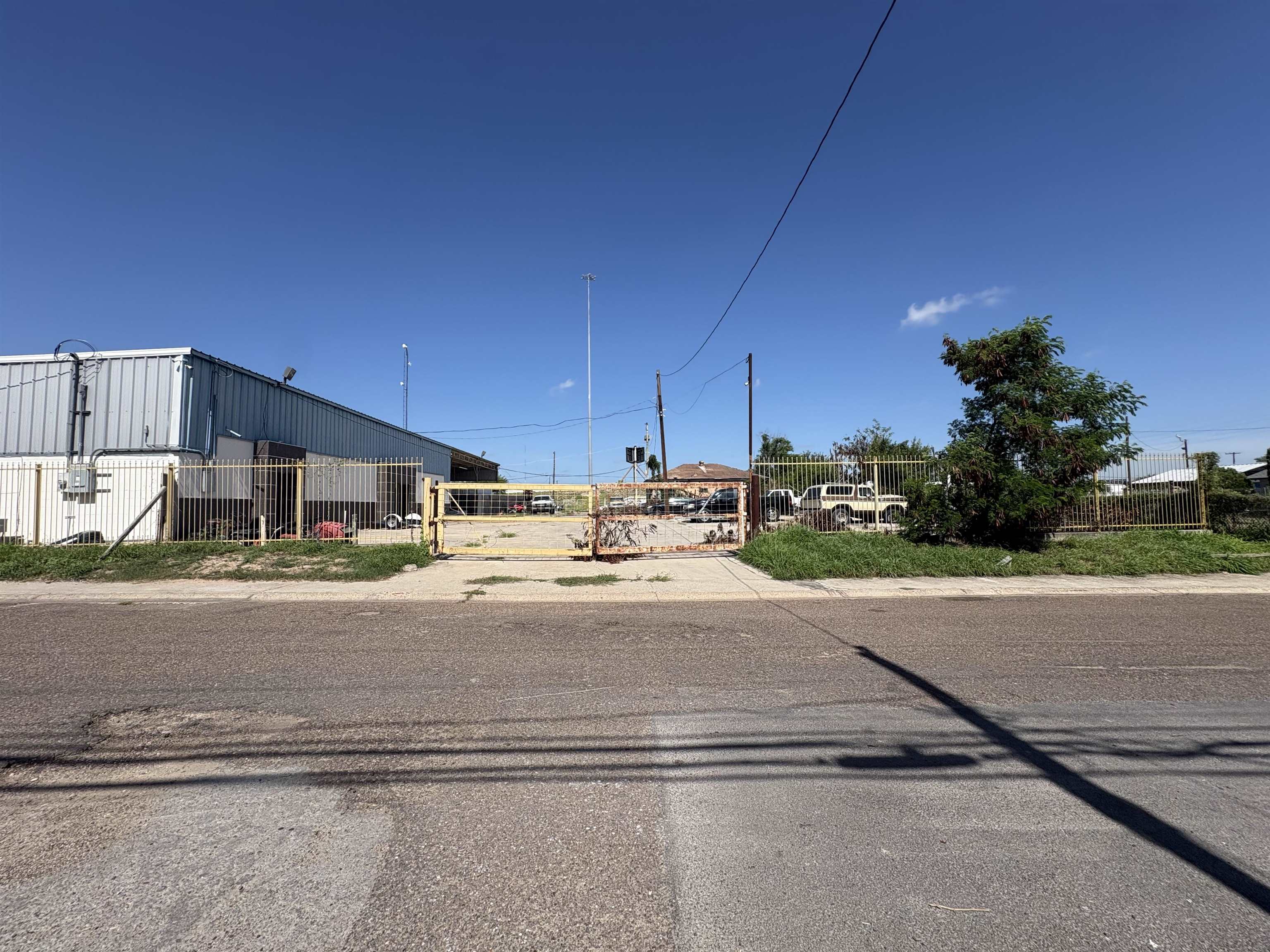 2614 San Eduardo Ave Property Photo 1