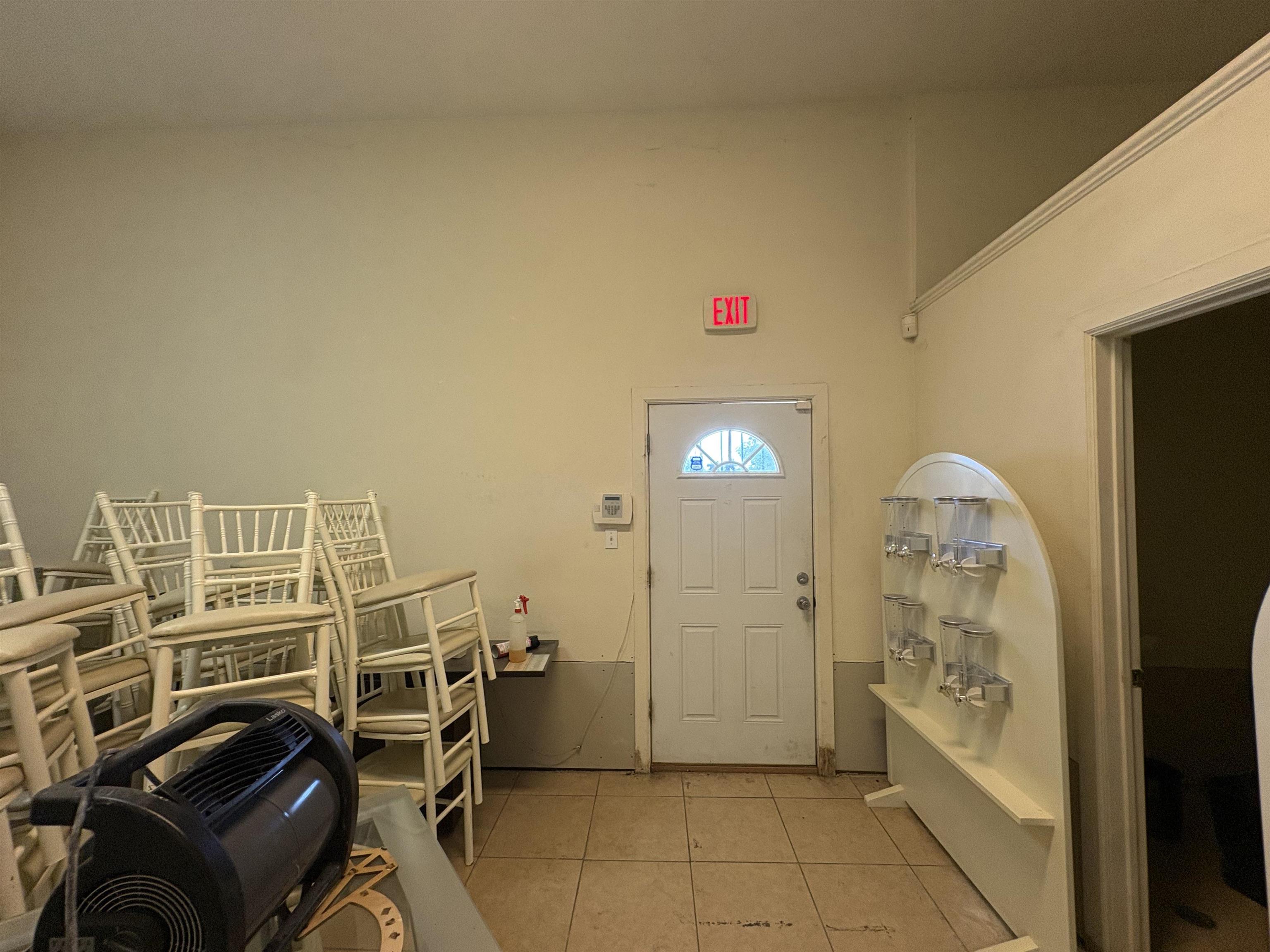 2614 San Eduardo Ave Property Photo 5