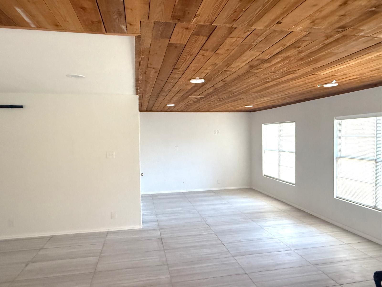608 Sesame Ln Property Photo 2