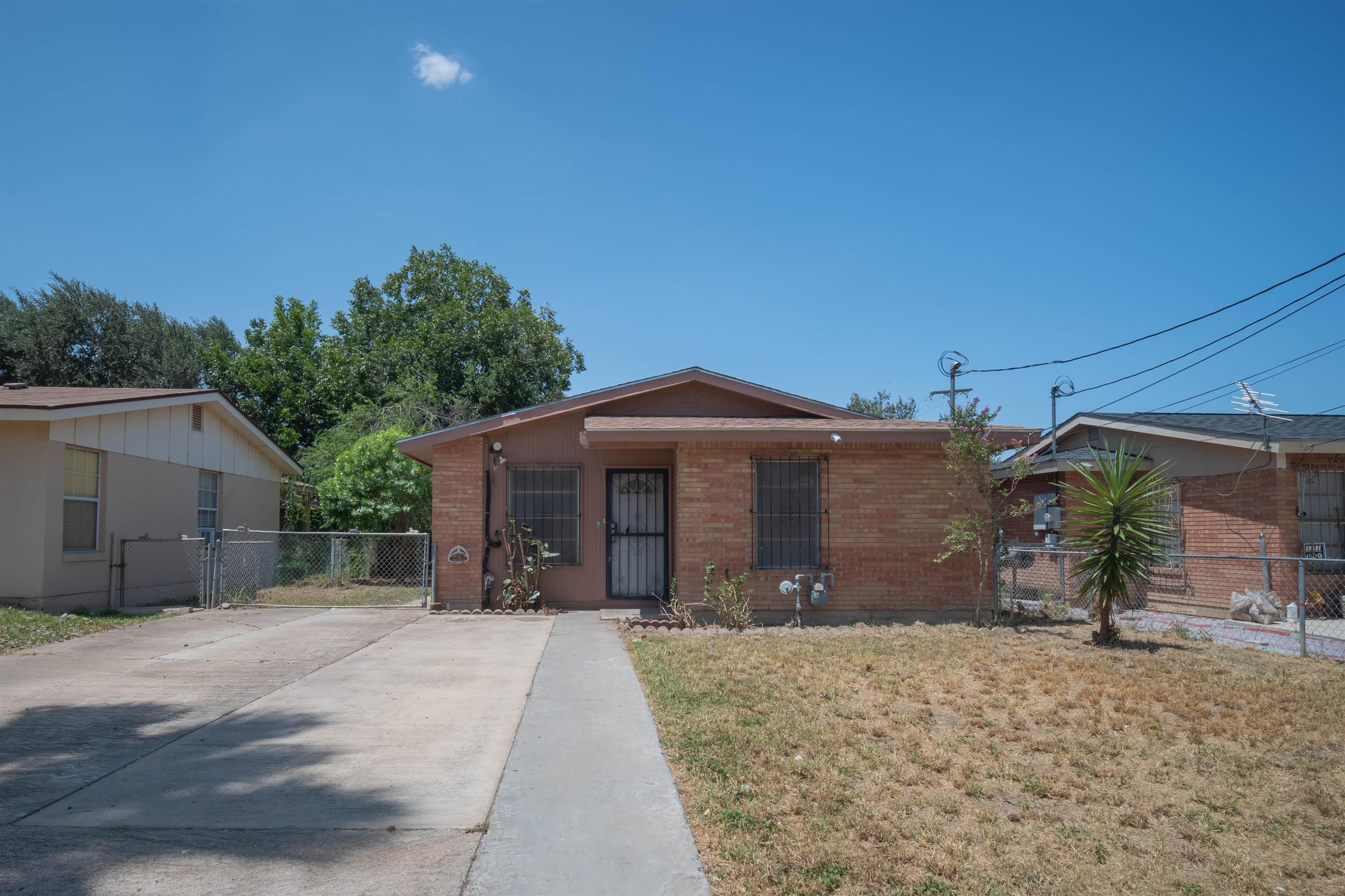 2118 E Kearney St Property Photo 1