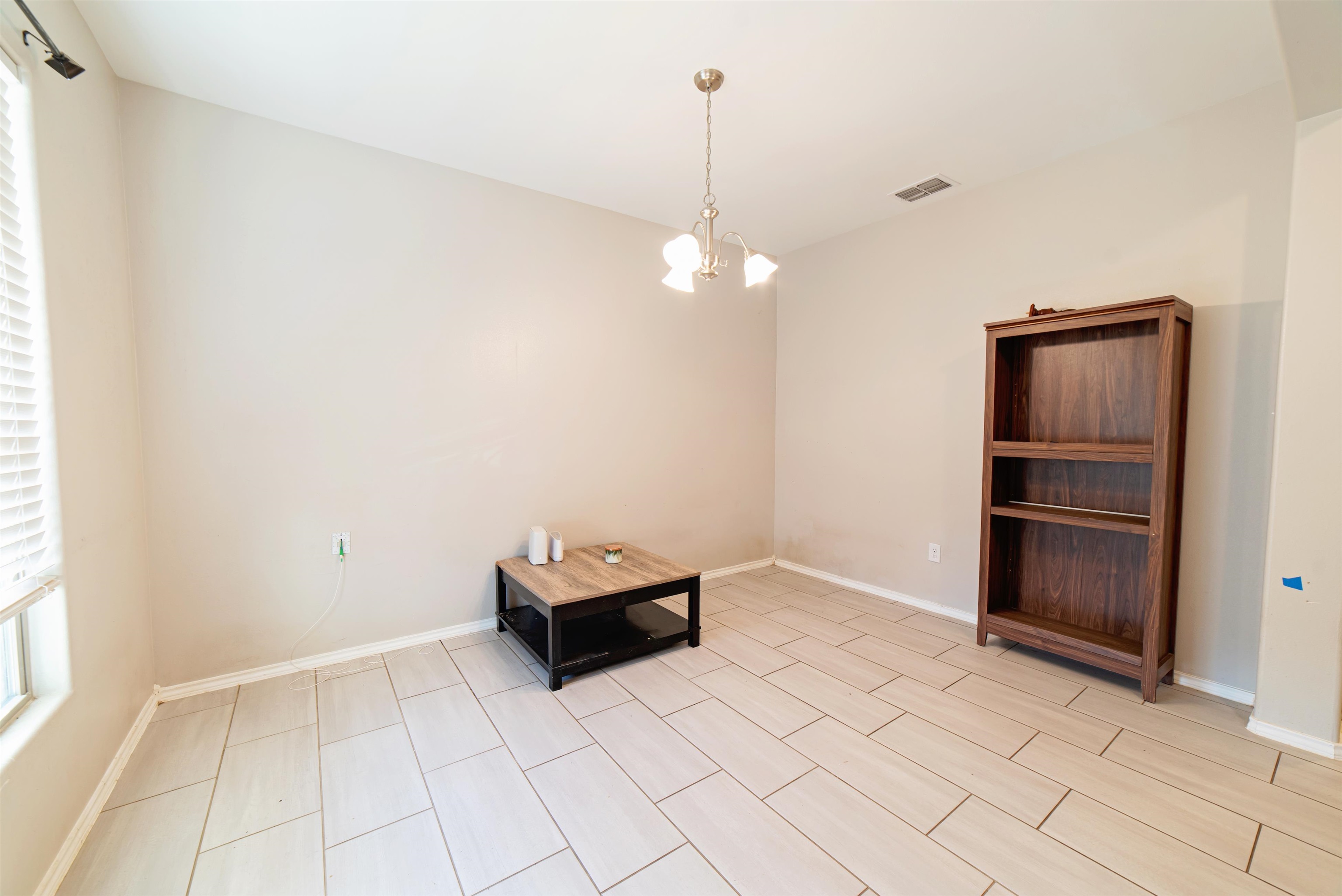 1007 Kus Dr. Property Photo 4