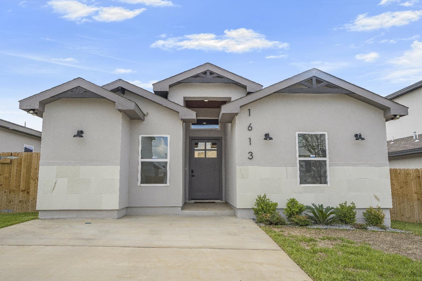 1613 Coba Dr. Property Photo 1