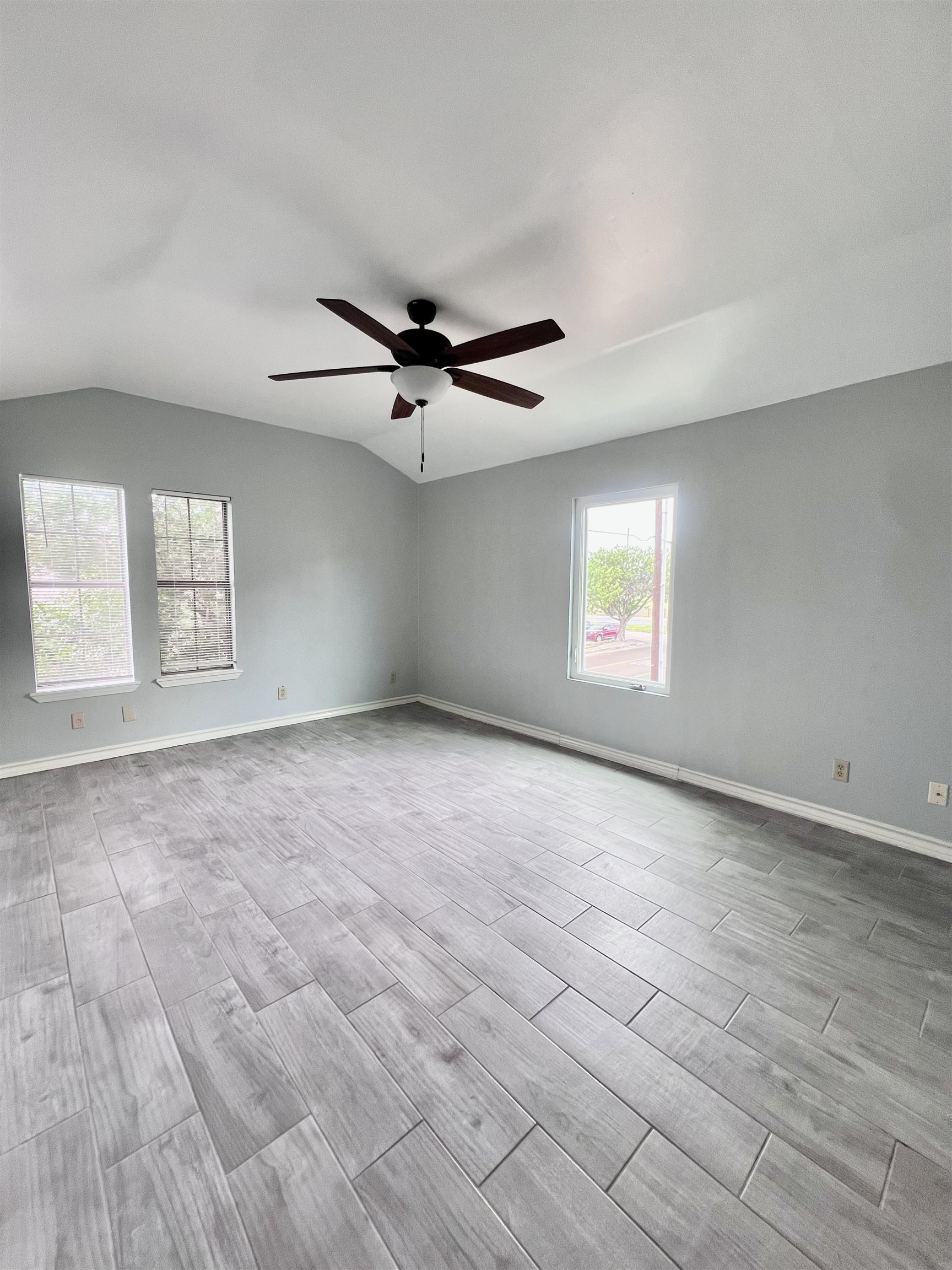 207 Martingale Ln 85 Property Photo 11