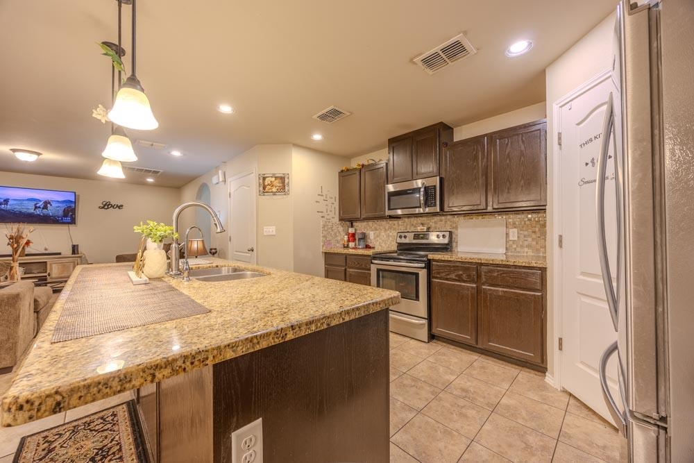 1615 Ann Harbor St Property Photo 12
