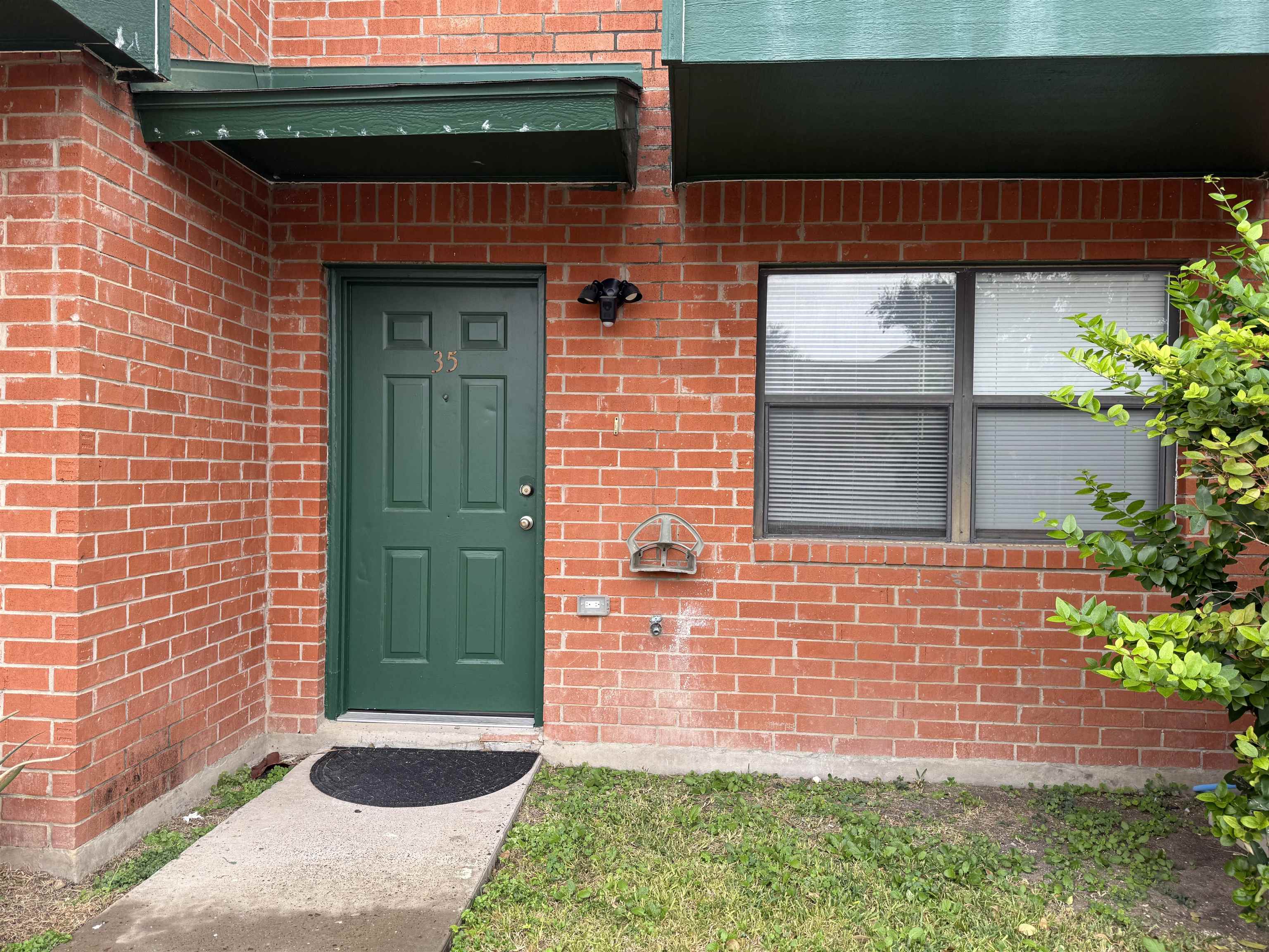 8915 McPherson Rd 35 Property Photo 1