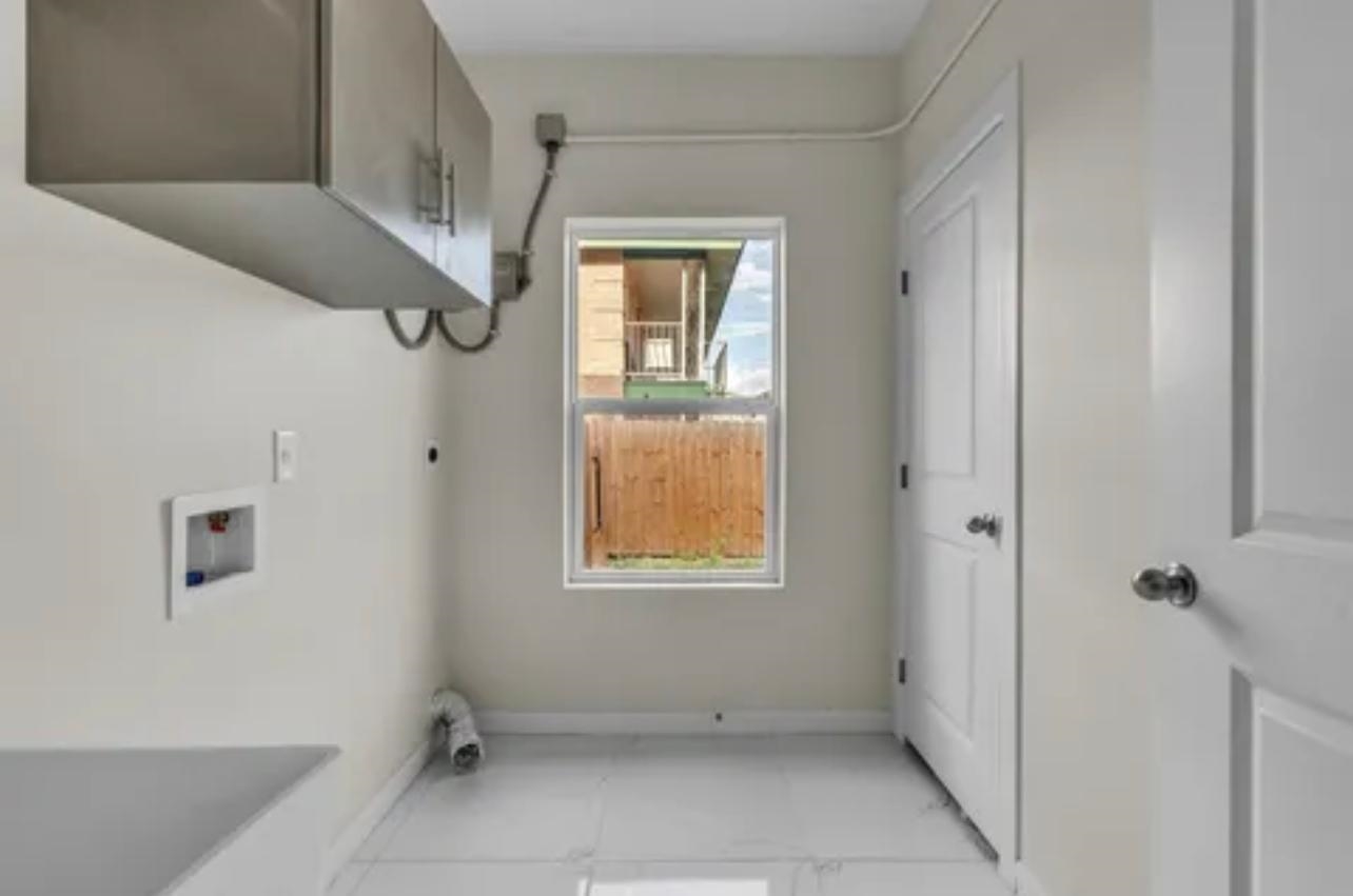 504 Gale Ct B205 Property Photo 6