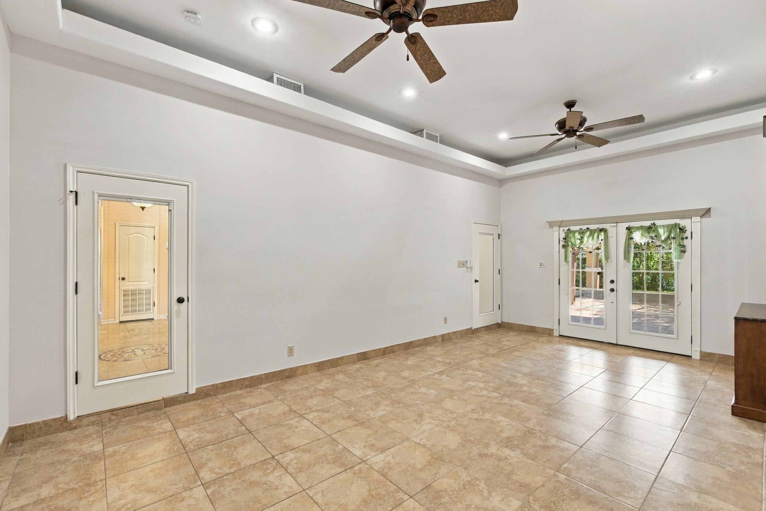 3003 Dickinson Dr Property Photo 20