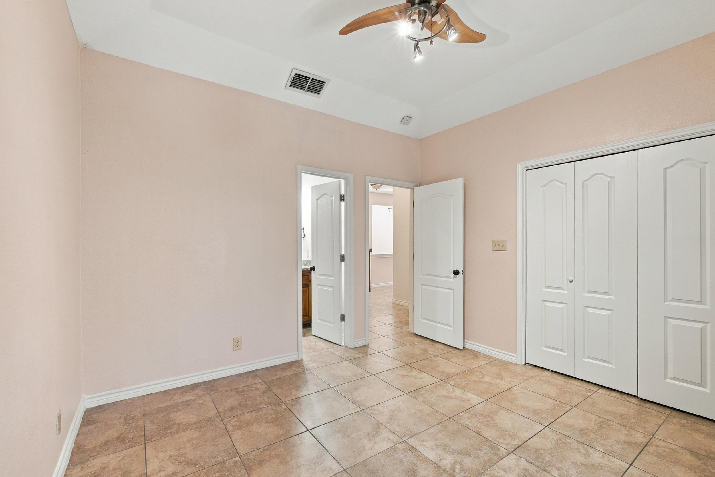3003 Dickinson Dr Property Photo 23