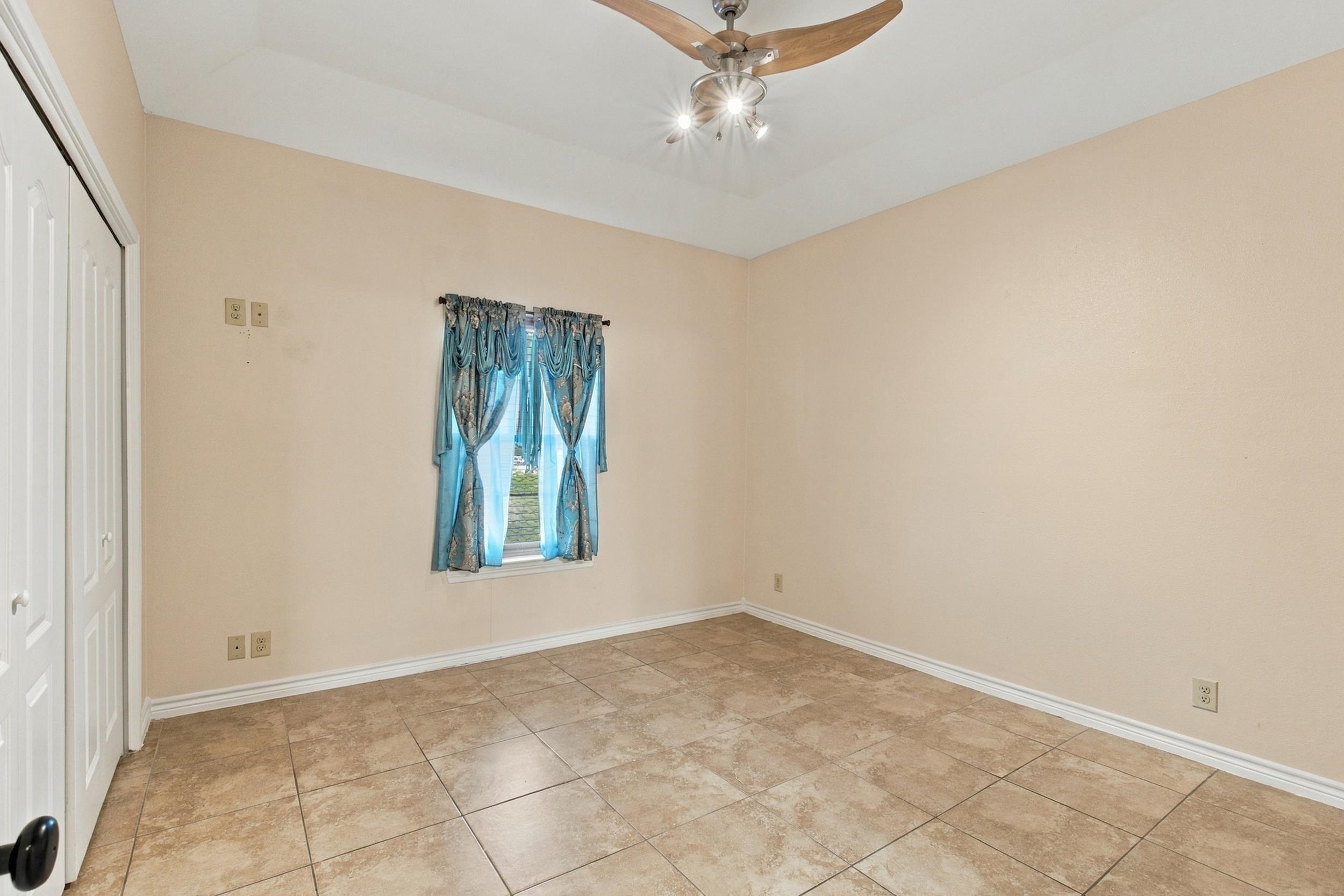 3003 Dickinson Dr Property Photo 27