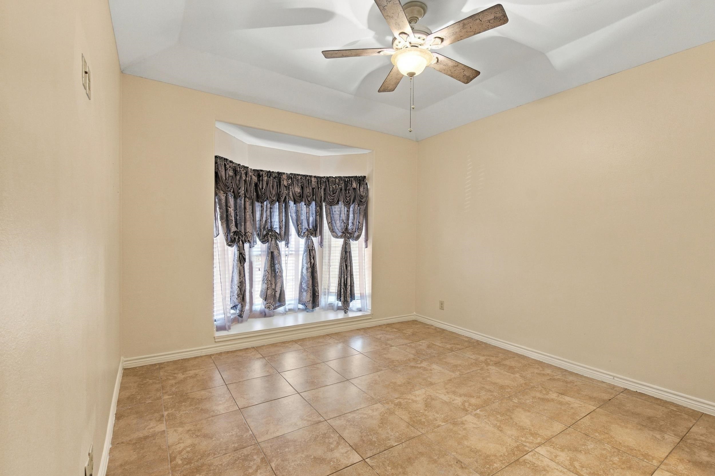 3003 Dickinson Dr Property Photo 28